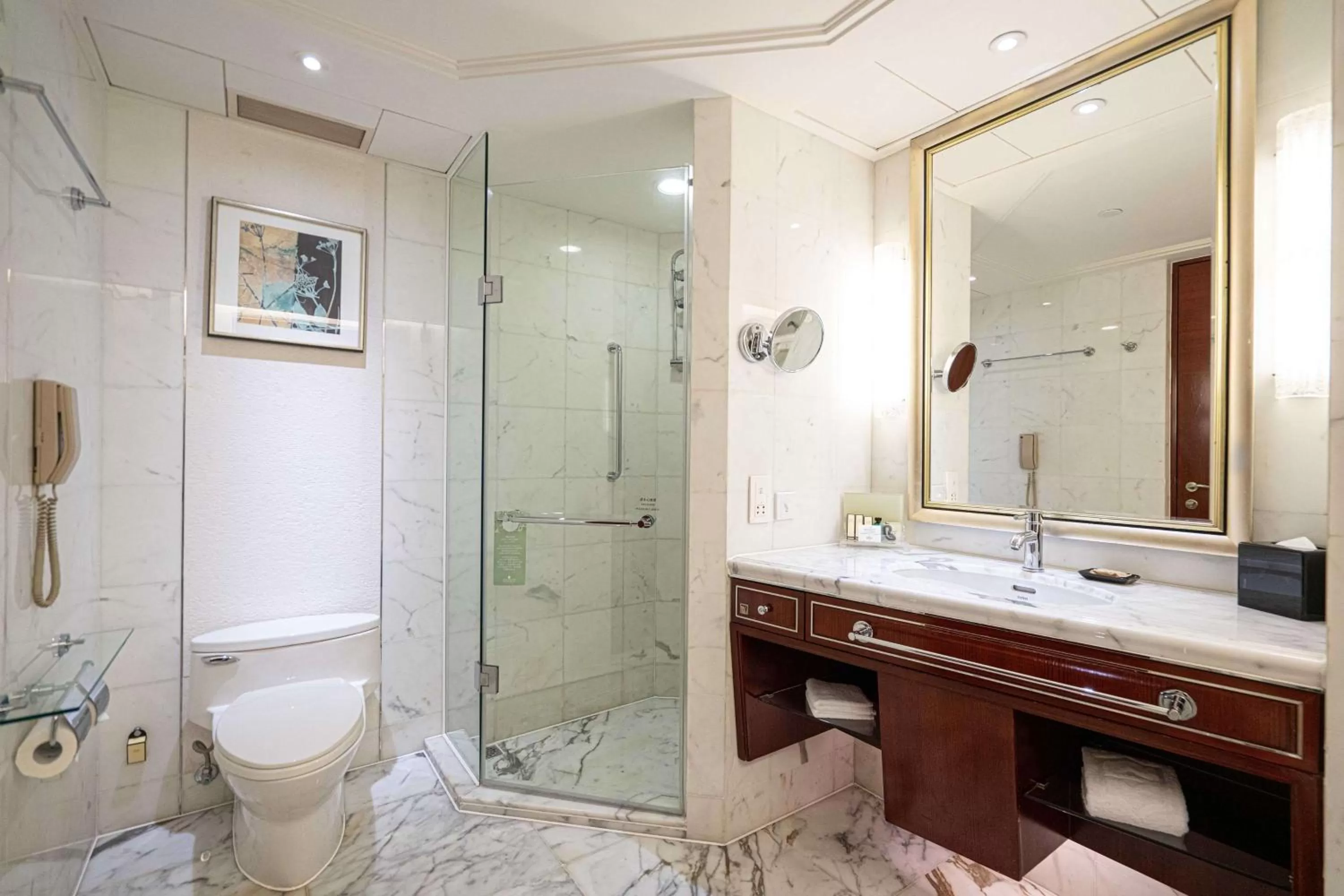 Bathroom in Shangri-La Guangzhou