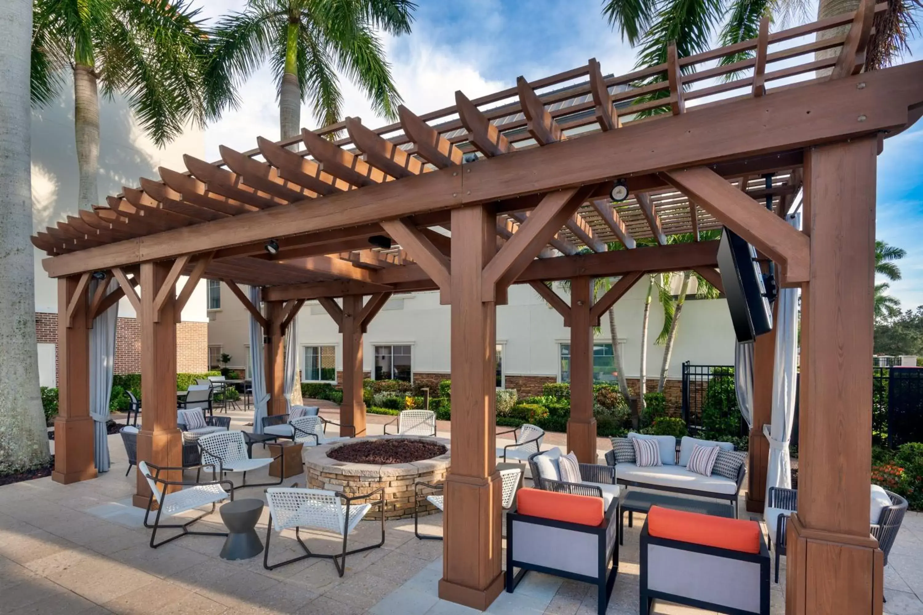 Other, Restaurant/Places to Eat in Courtyard by Marriott Sarasota at University Town Center