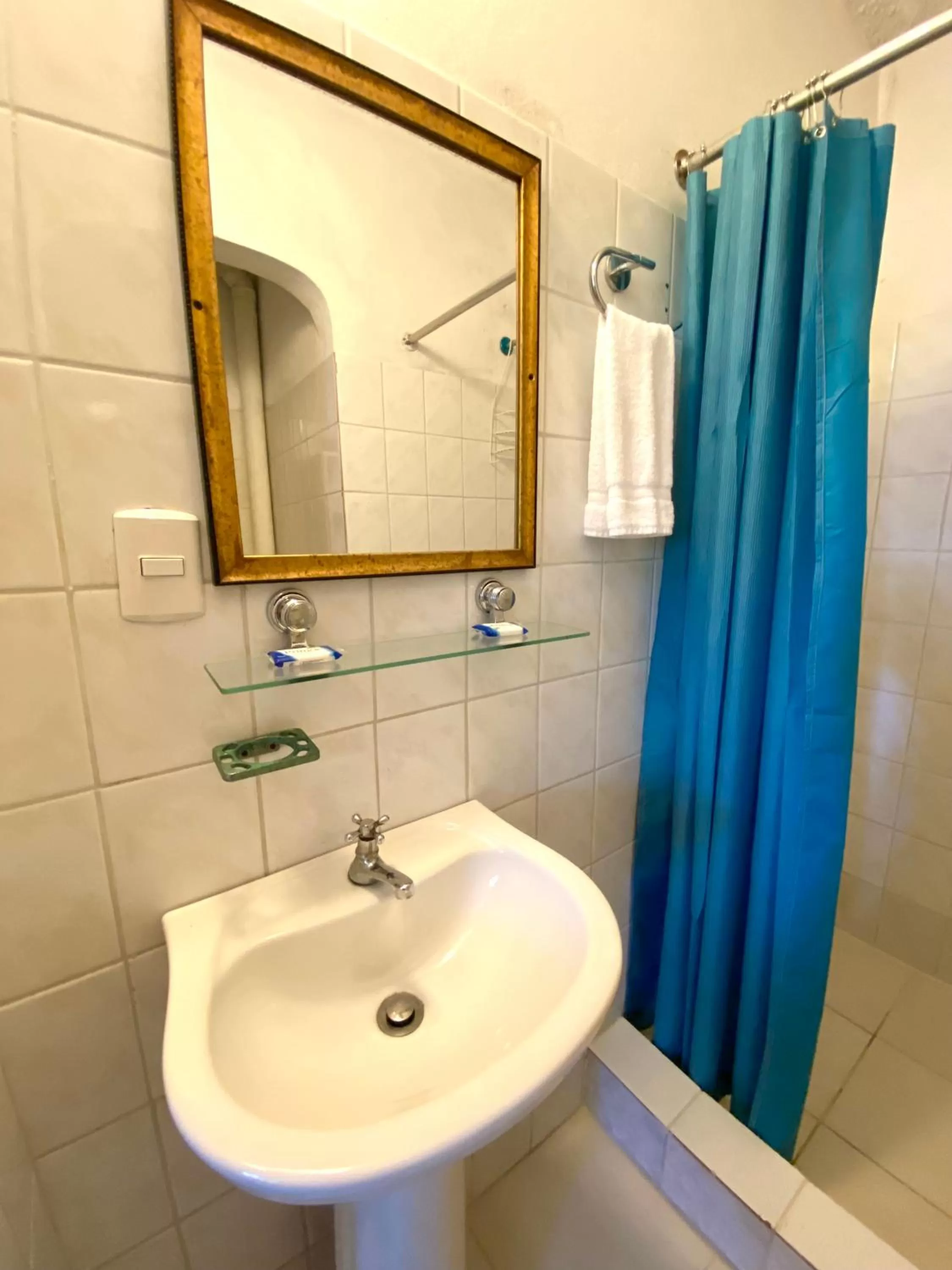 Bathroom in Hotel Alegria