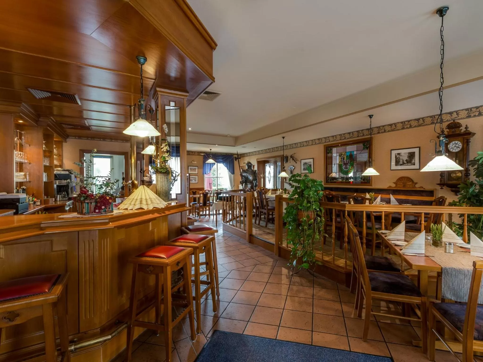 Restaurant/places to eat in Hotel Zur Burg GmbH