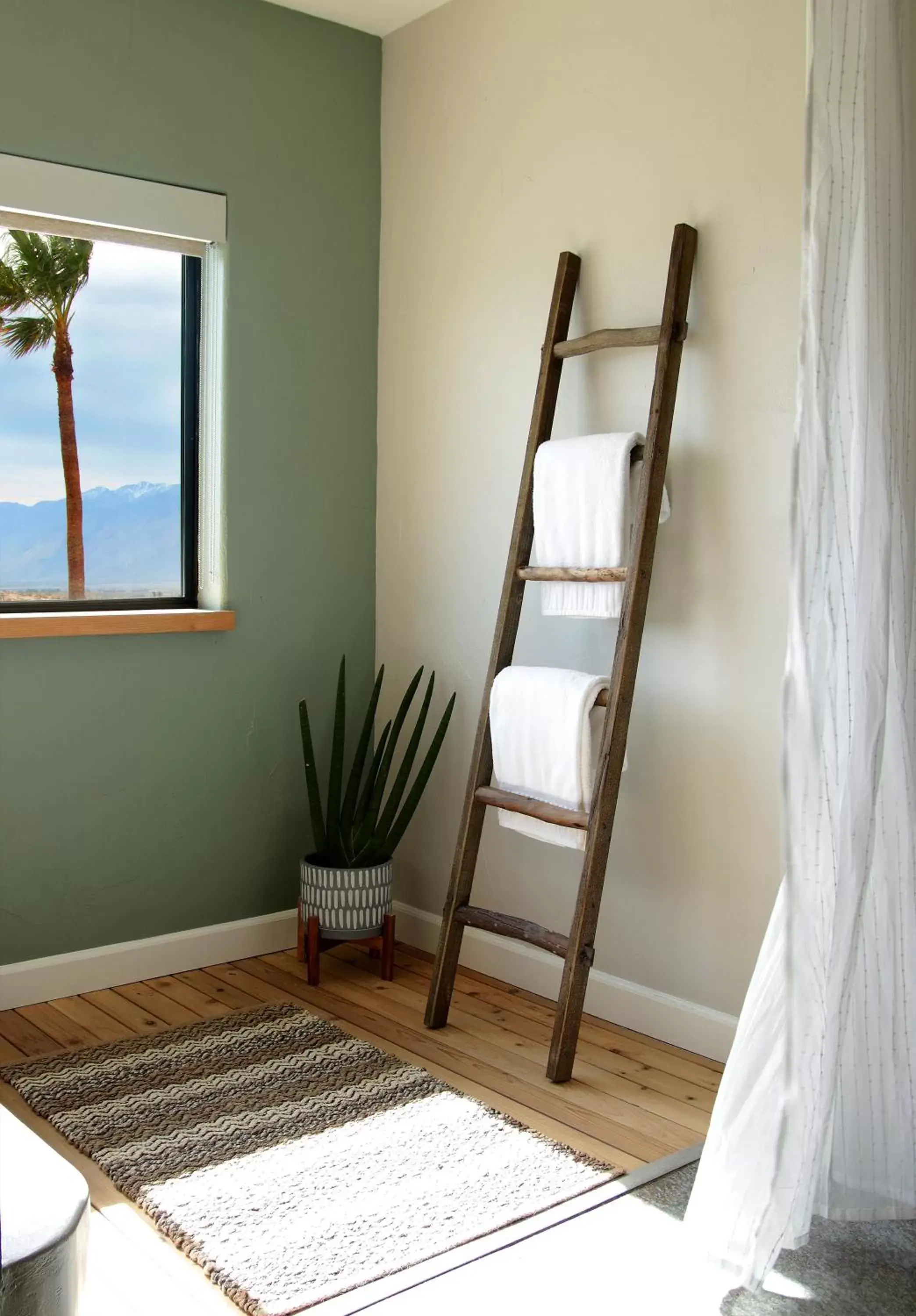 Bedroom, Bunk Bed in Azure Palm Hot Springs