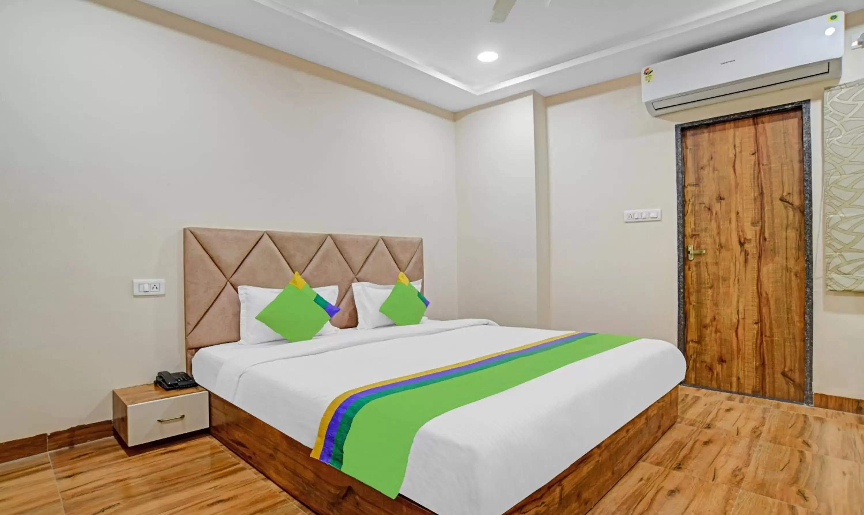 Bedroom, Bed in Treebo Nirvana Elite Bedroom, Bed in Treebo Nirvana Elite