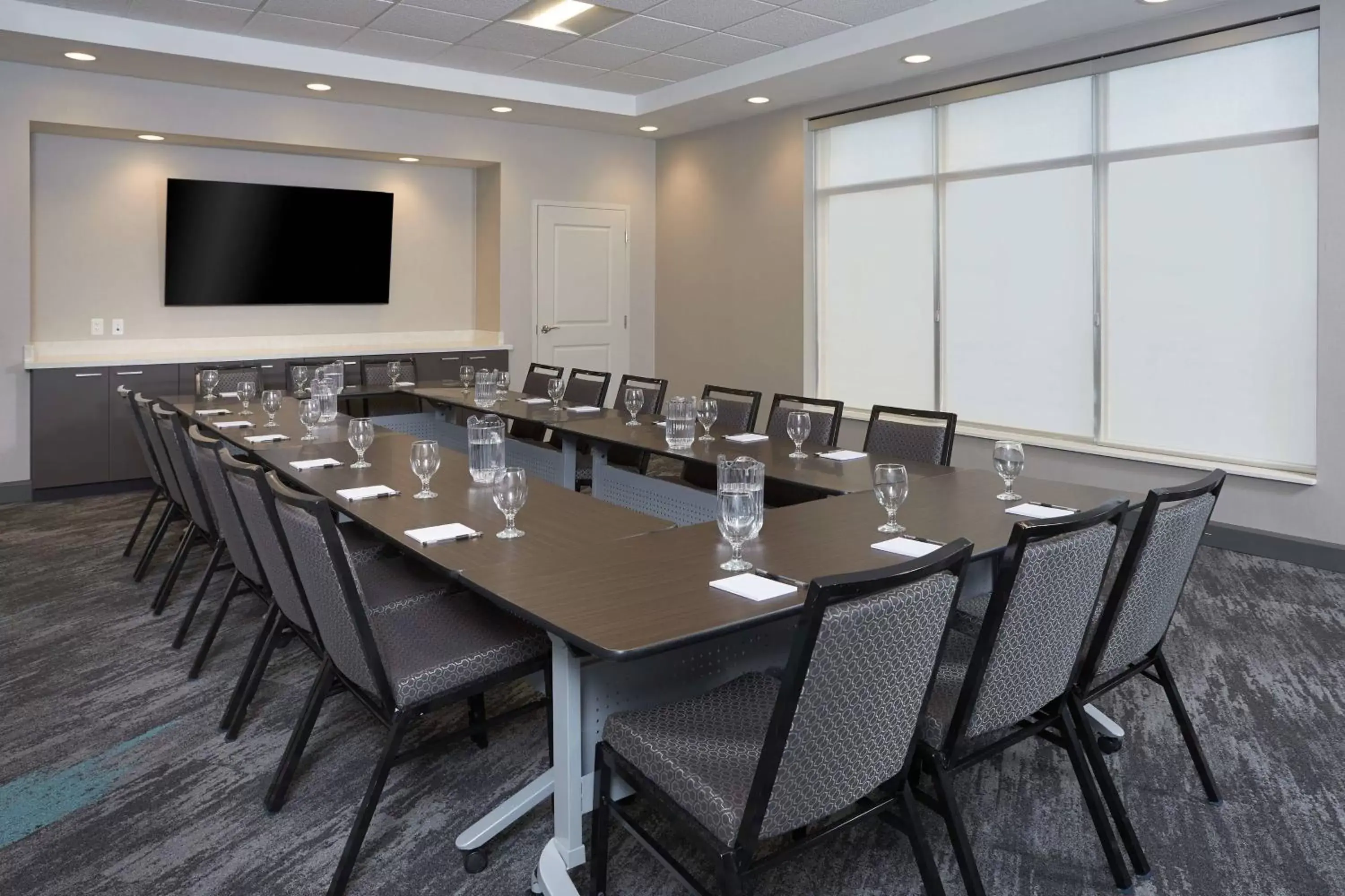 Meeting/conference room in TownePlace Suites by Marriott Hamilton