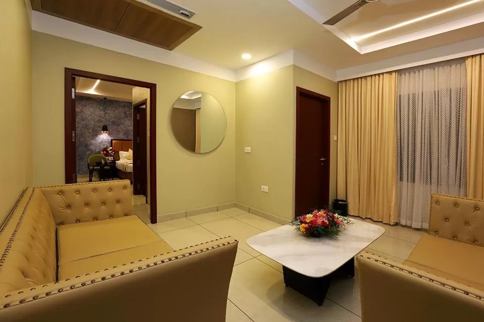 Living room, Seating Area in Hotel New York Square