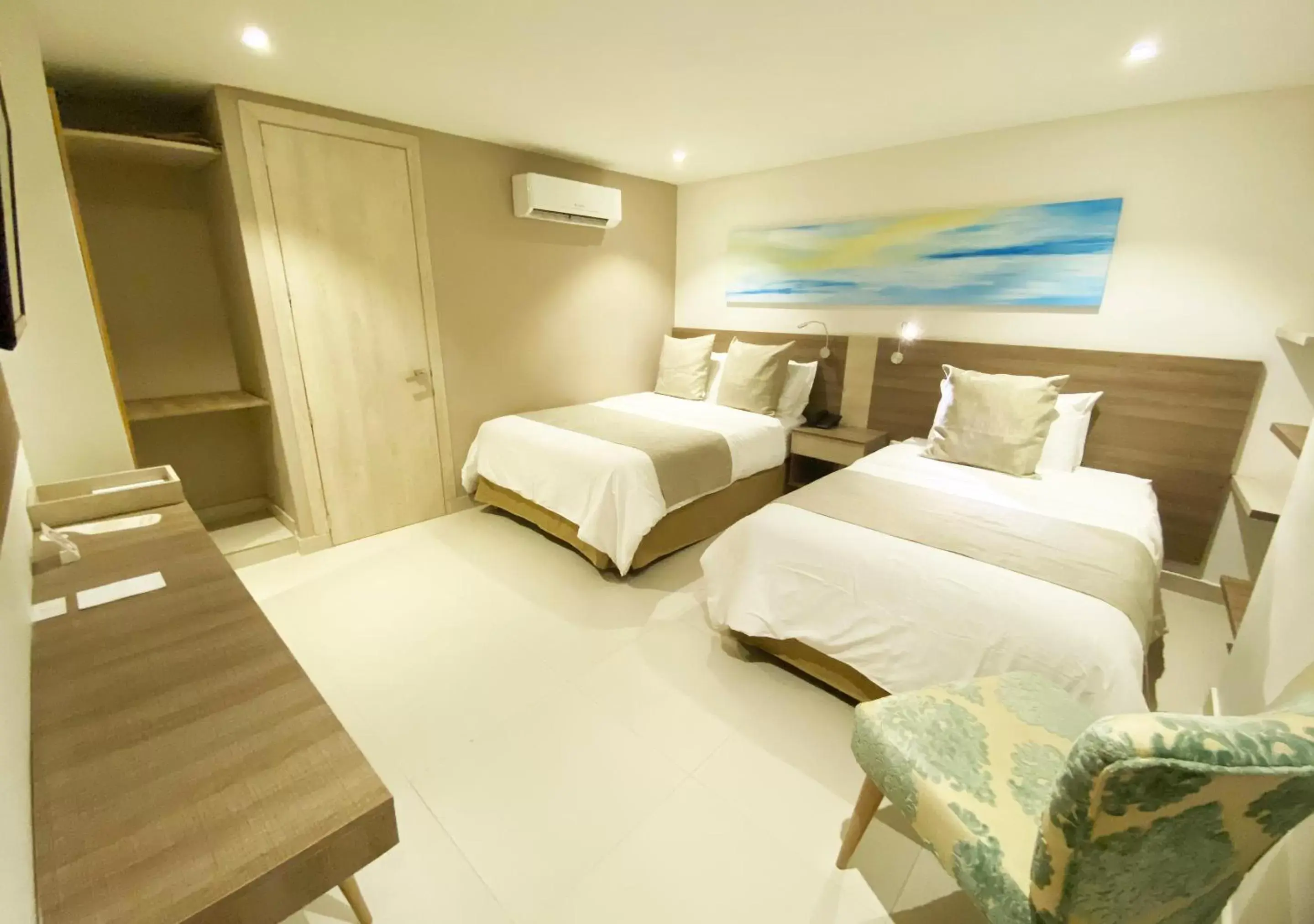 Bed in Hotel 1525 By GEH Suites