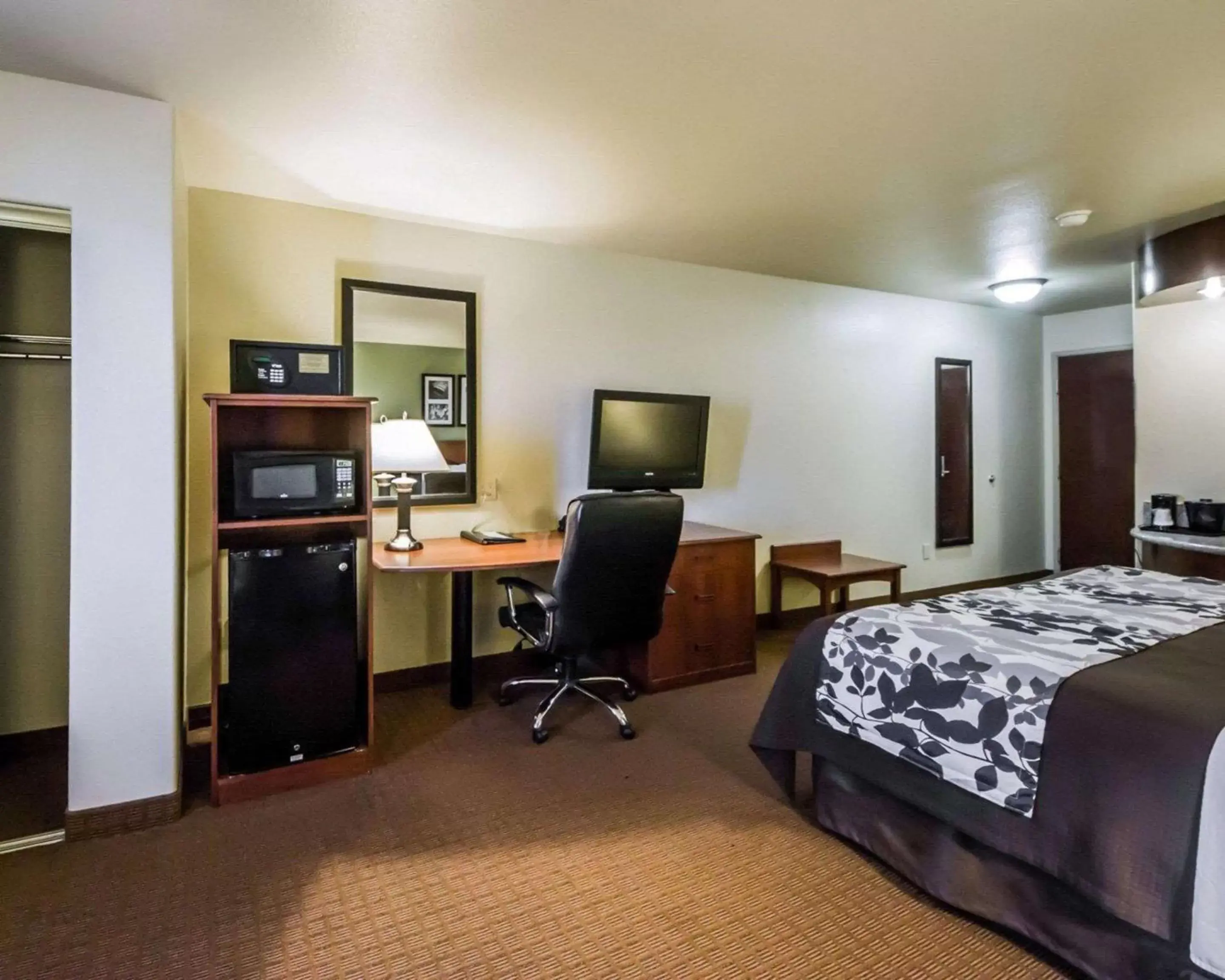 Photo of the whole room in Sleep Inn and Suites Shamrock