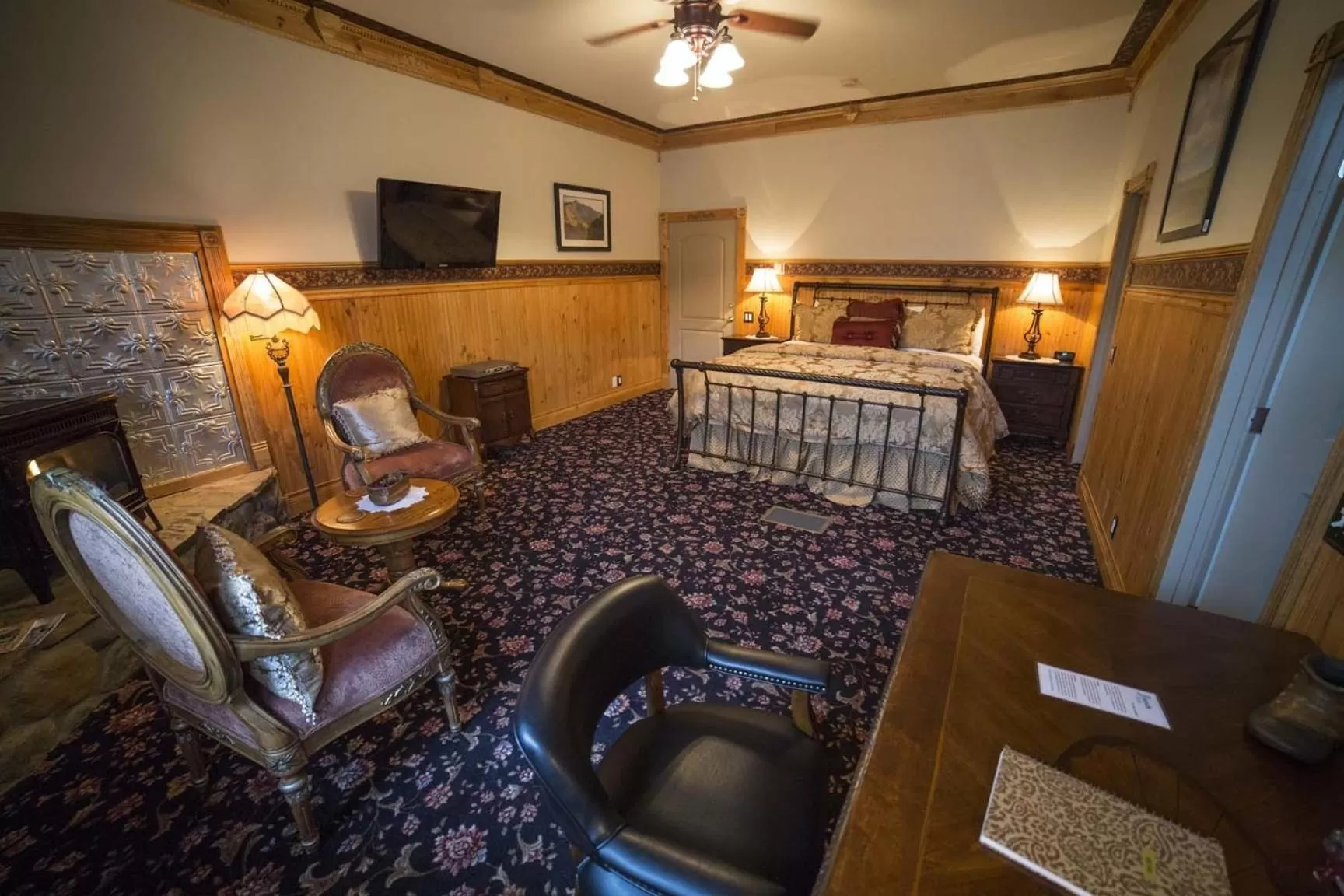 Photo of the whole room, Bed in ForFriends Inn Wine Country Bed and Breakfast