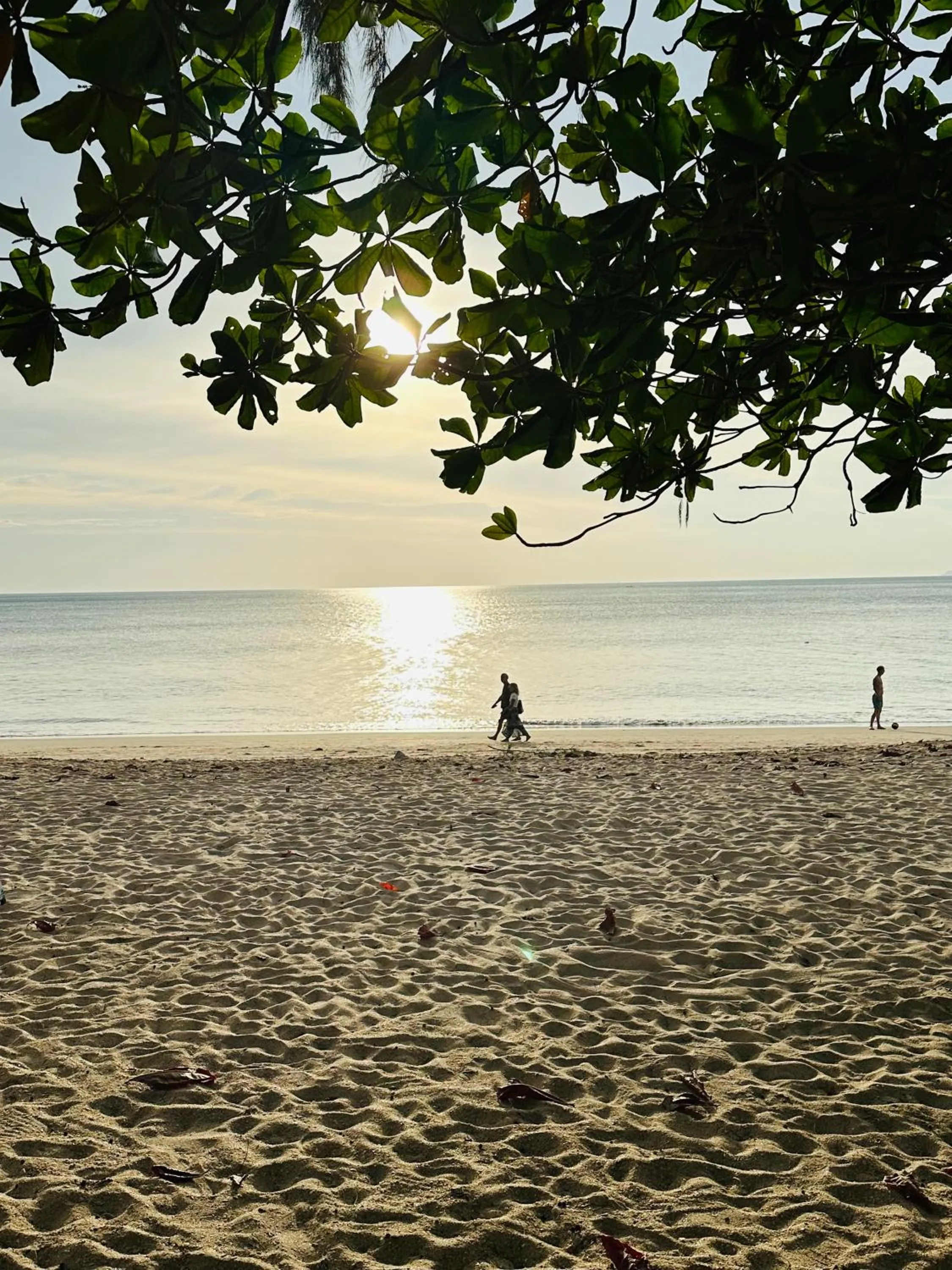 Day in Lanta L.D. Beach Bungalow