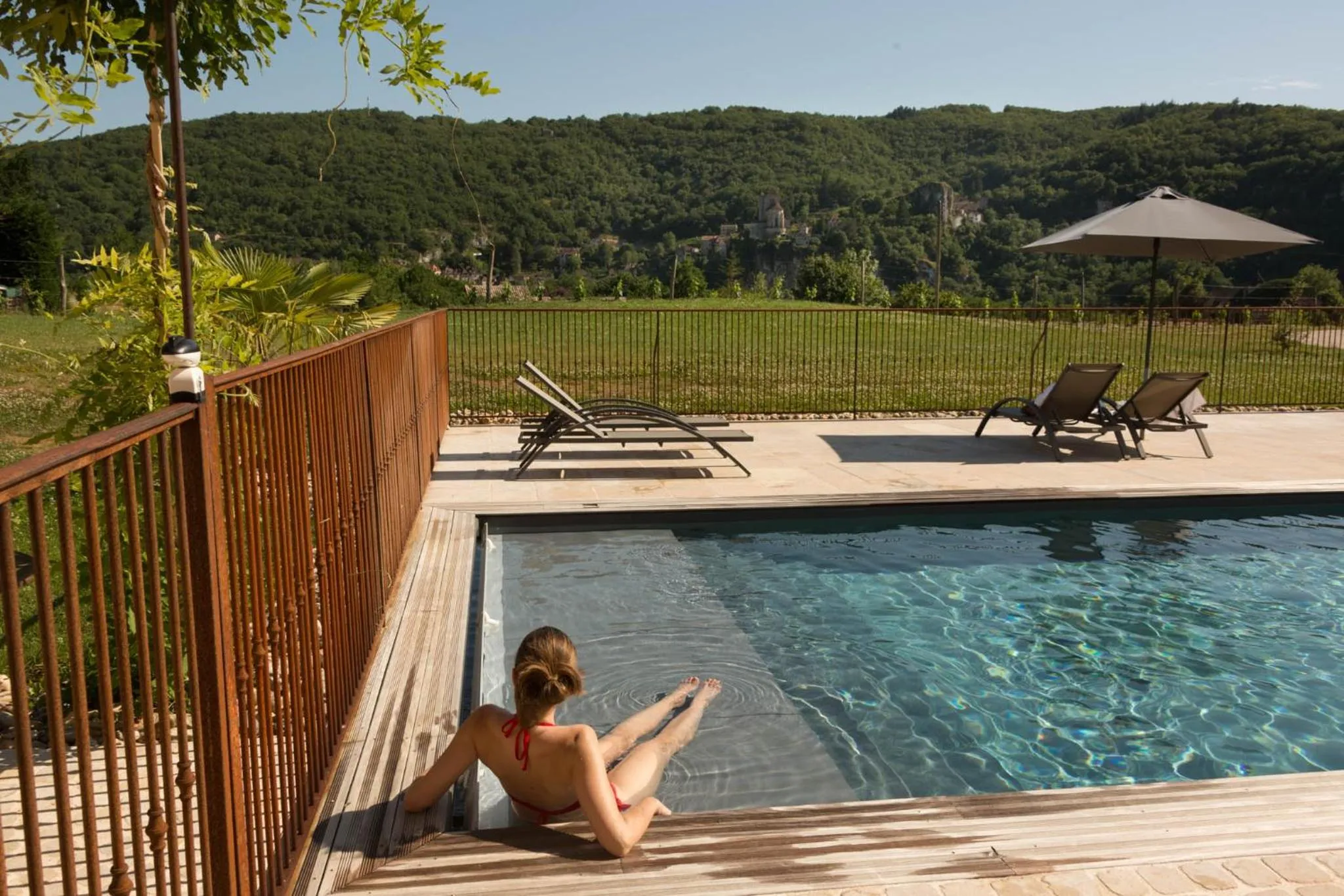 Swimming pool in Hôtel-Spa Le Saint Cirq