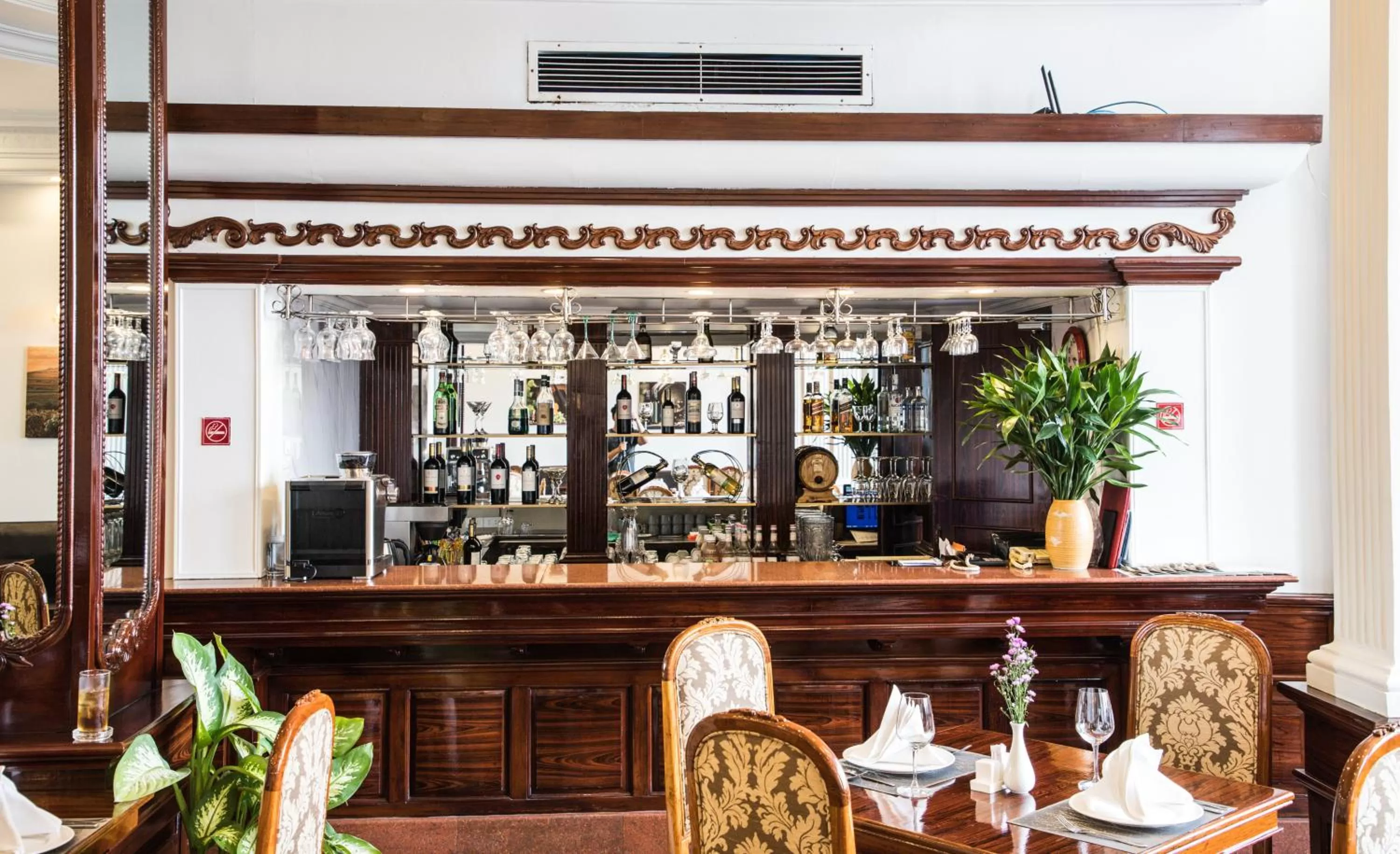 Restaurant/places to eat in Riverside Hotel Saigon