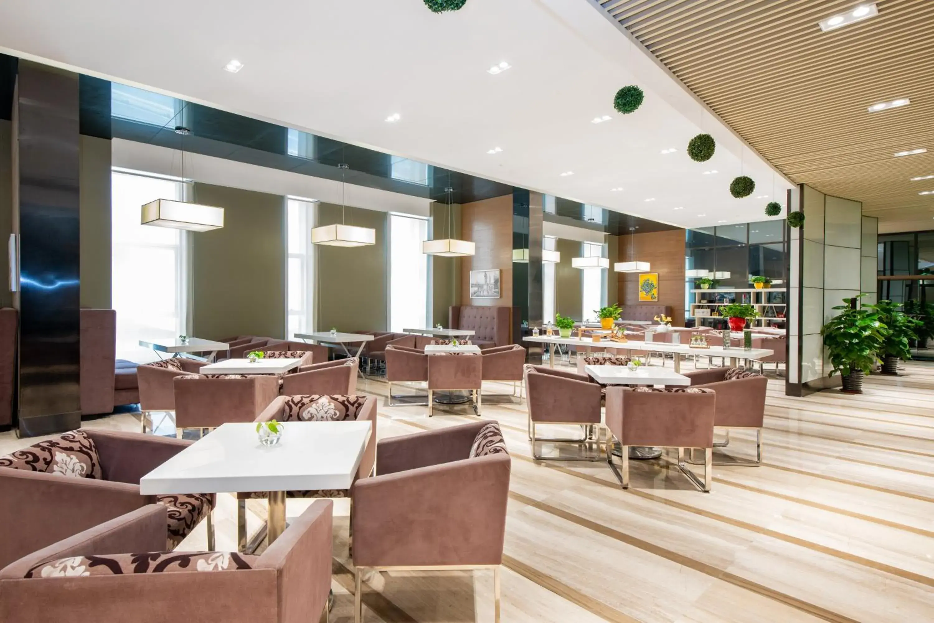 Breakfast, Restaurant/Places to Eat in Holiday Inn Express Chengdu West Gate, an IHG Hotel