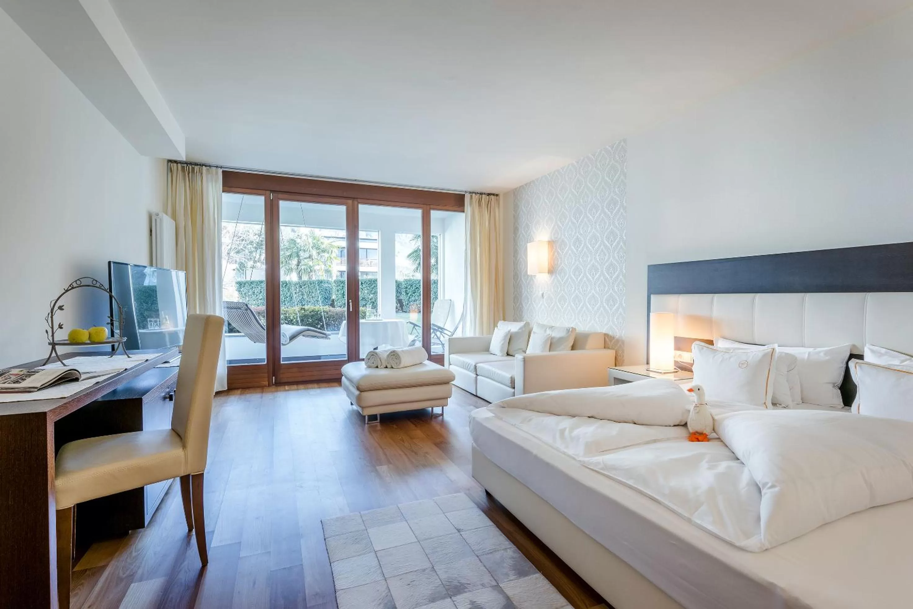 Property building, Bed in Hotel Ansitz Plantiz