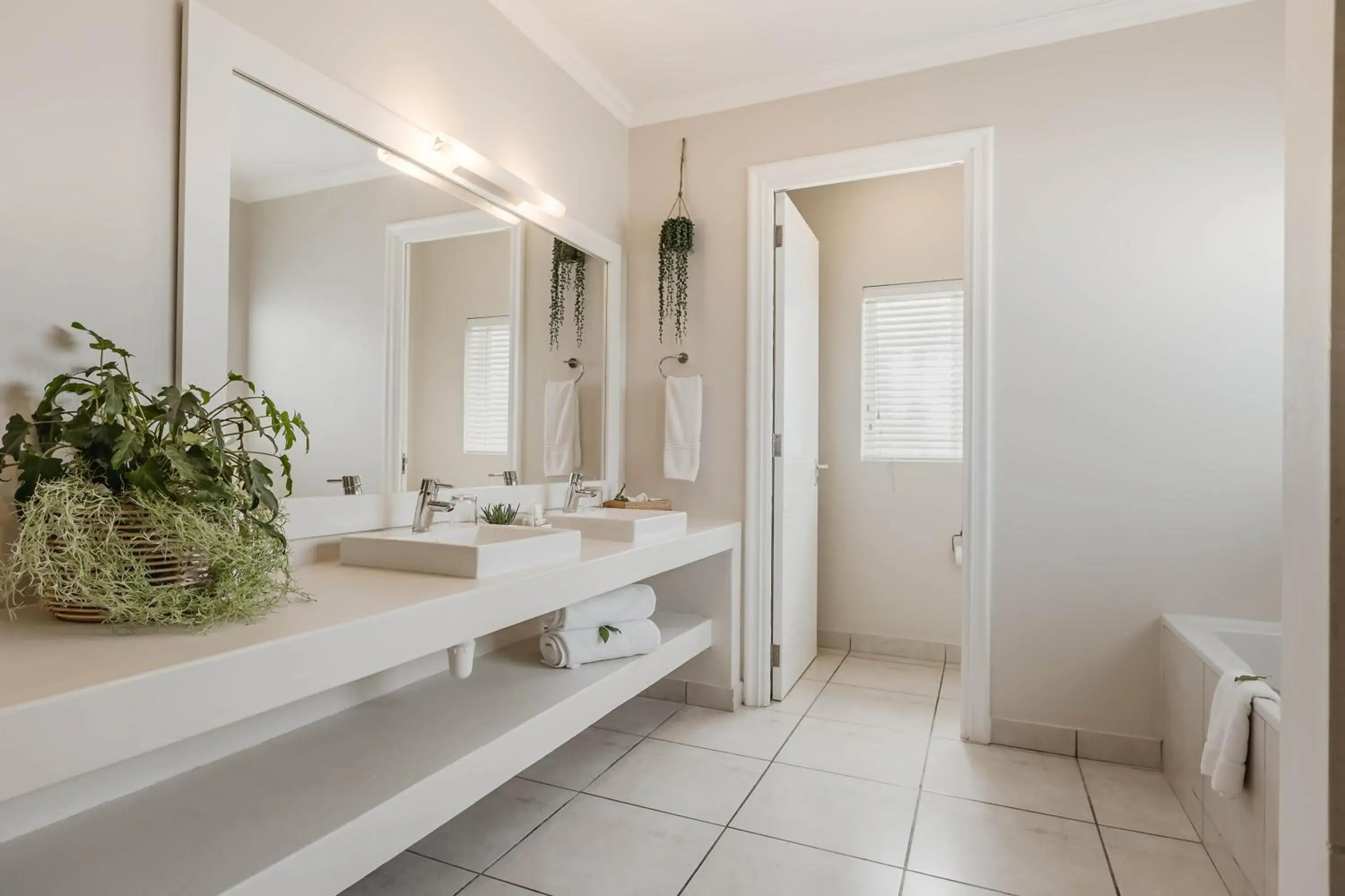 Toilet, Bathroom in Robberg Beach Lodge - Lion Roars Hotels & Lodges