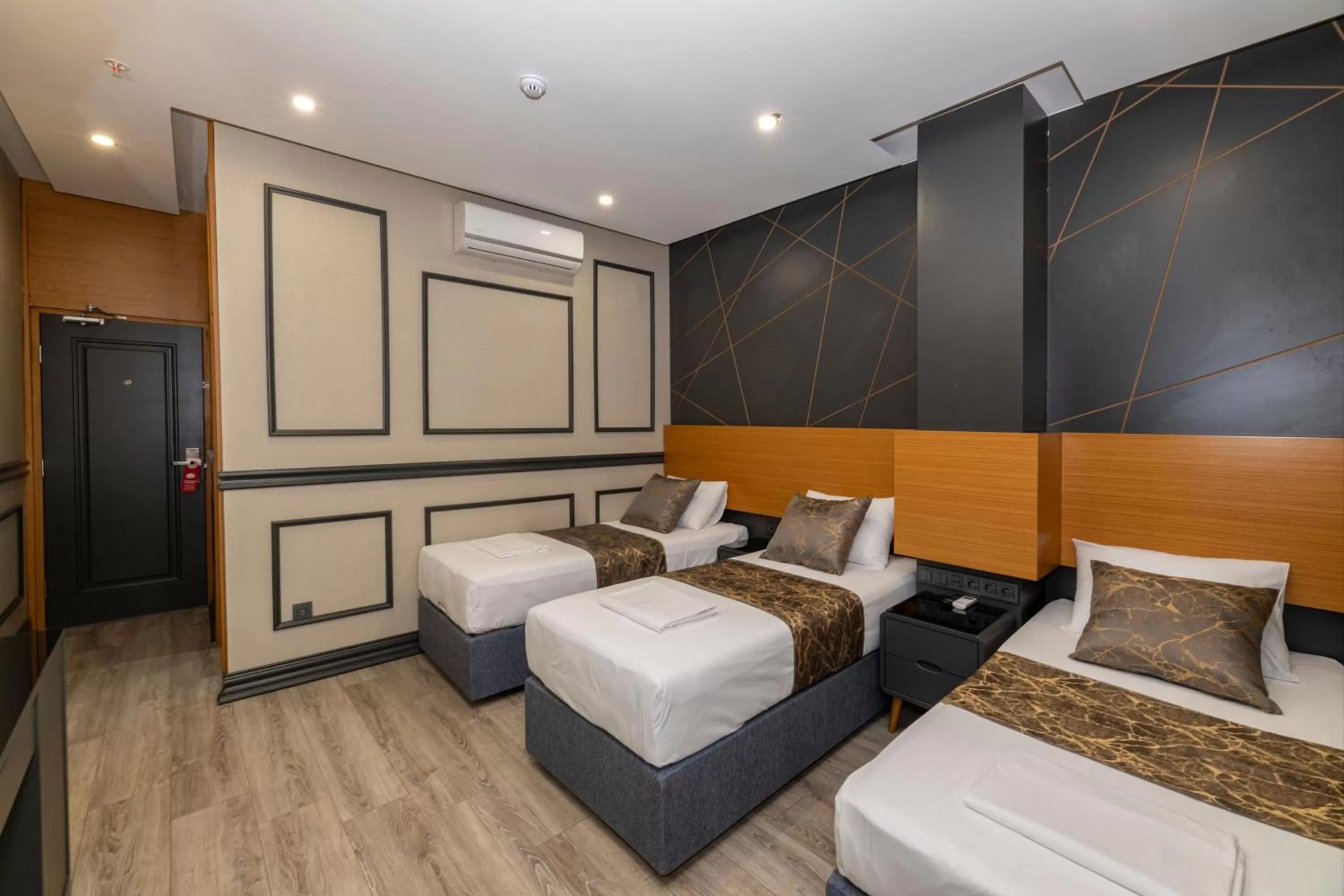 Photo of the whole room in Confores Hotel