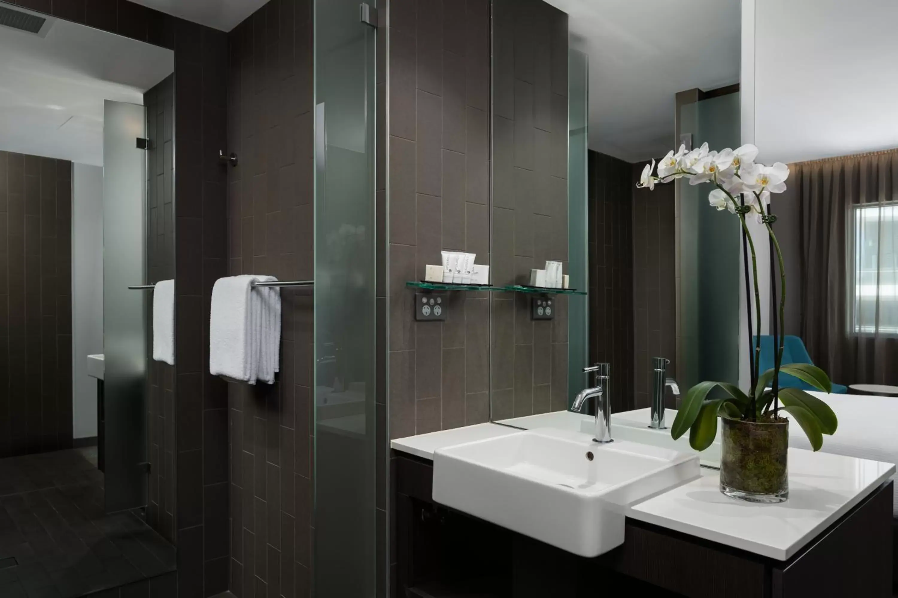 Bathroom in Rydges Sydney Airport Hotel