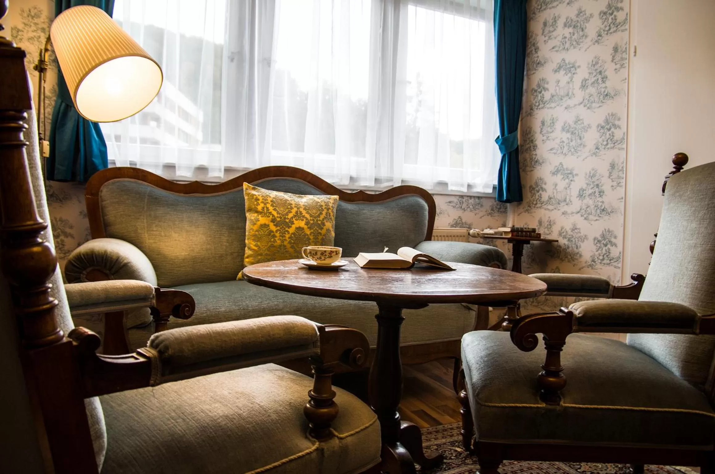 Day in Hotel Victoria