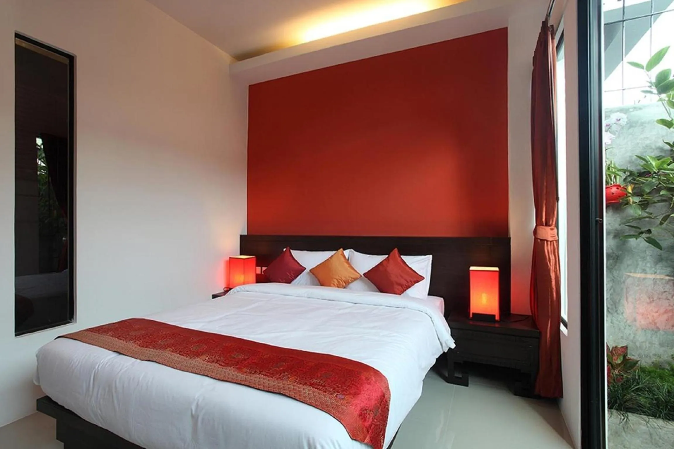 Photo of the whole room, Bed in KARON SINO House