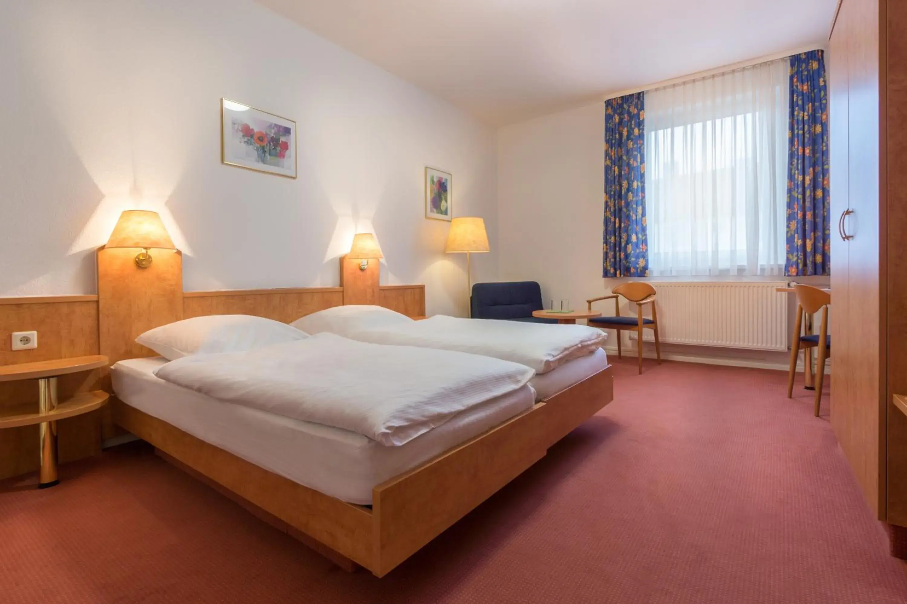 Photo of the whole room, Bed in CVJM Hotel am Wollmarkt