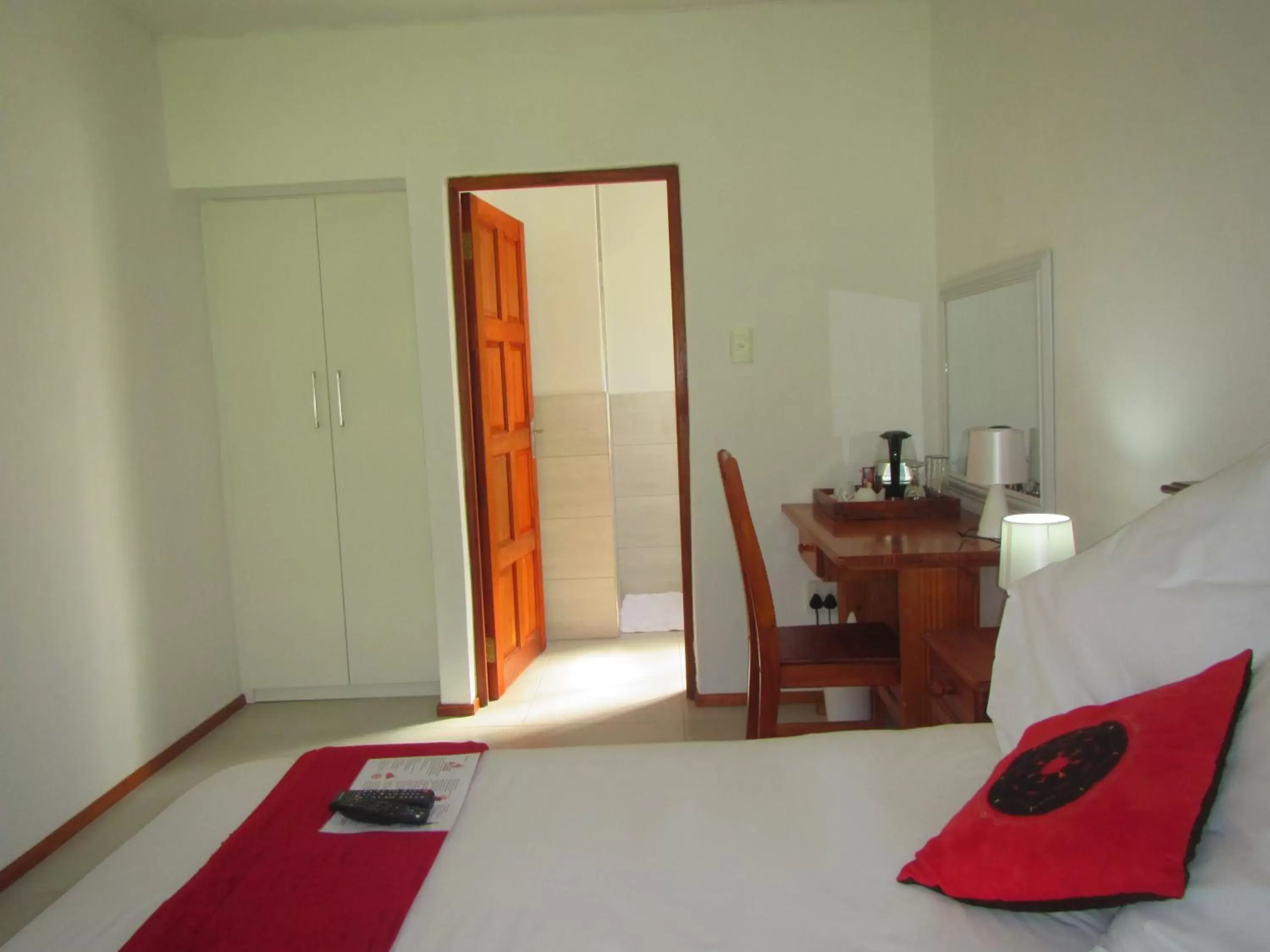 Bedroom, Bed in African Footprints Lodge