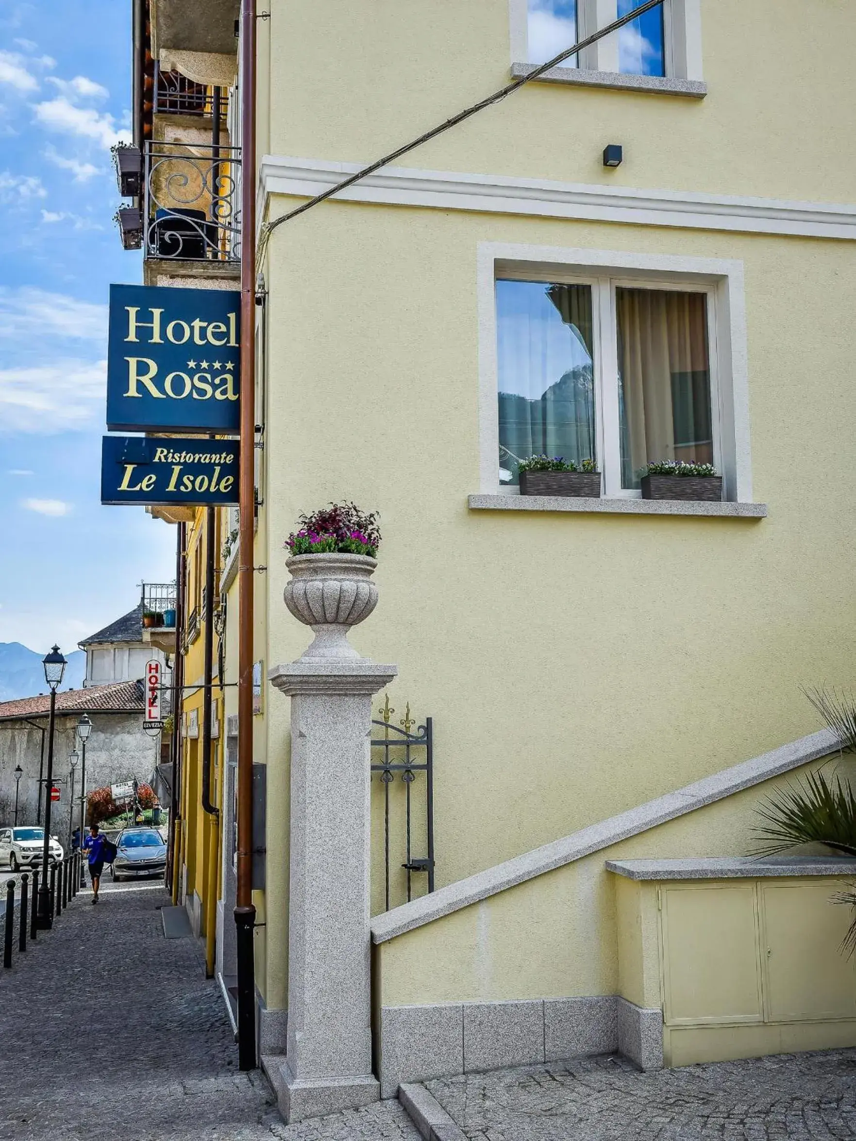 Facade/entrance, Property Building in Hotel Rosa