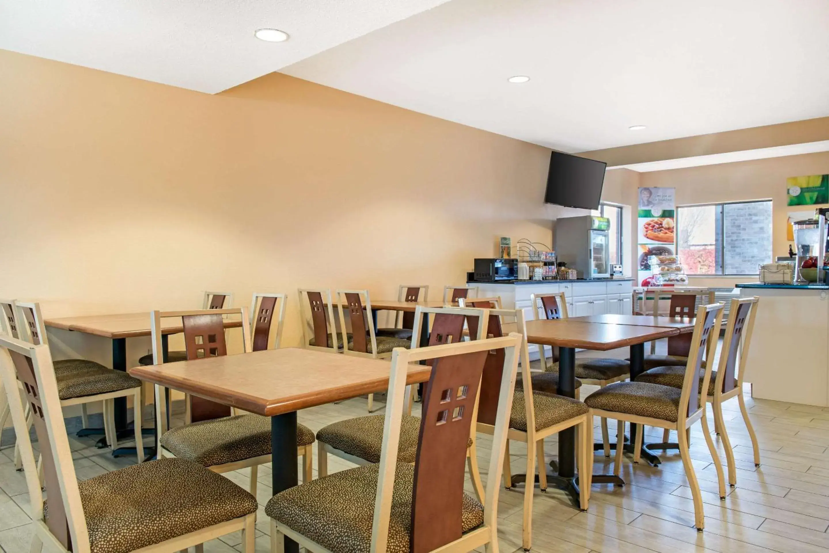 Restaurant/places to eat in Quality Inn Noblesville-Indianapolis Restaurant/places to eat in Quality Inn Noblesville-Indianapolis