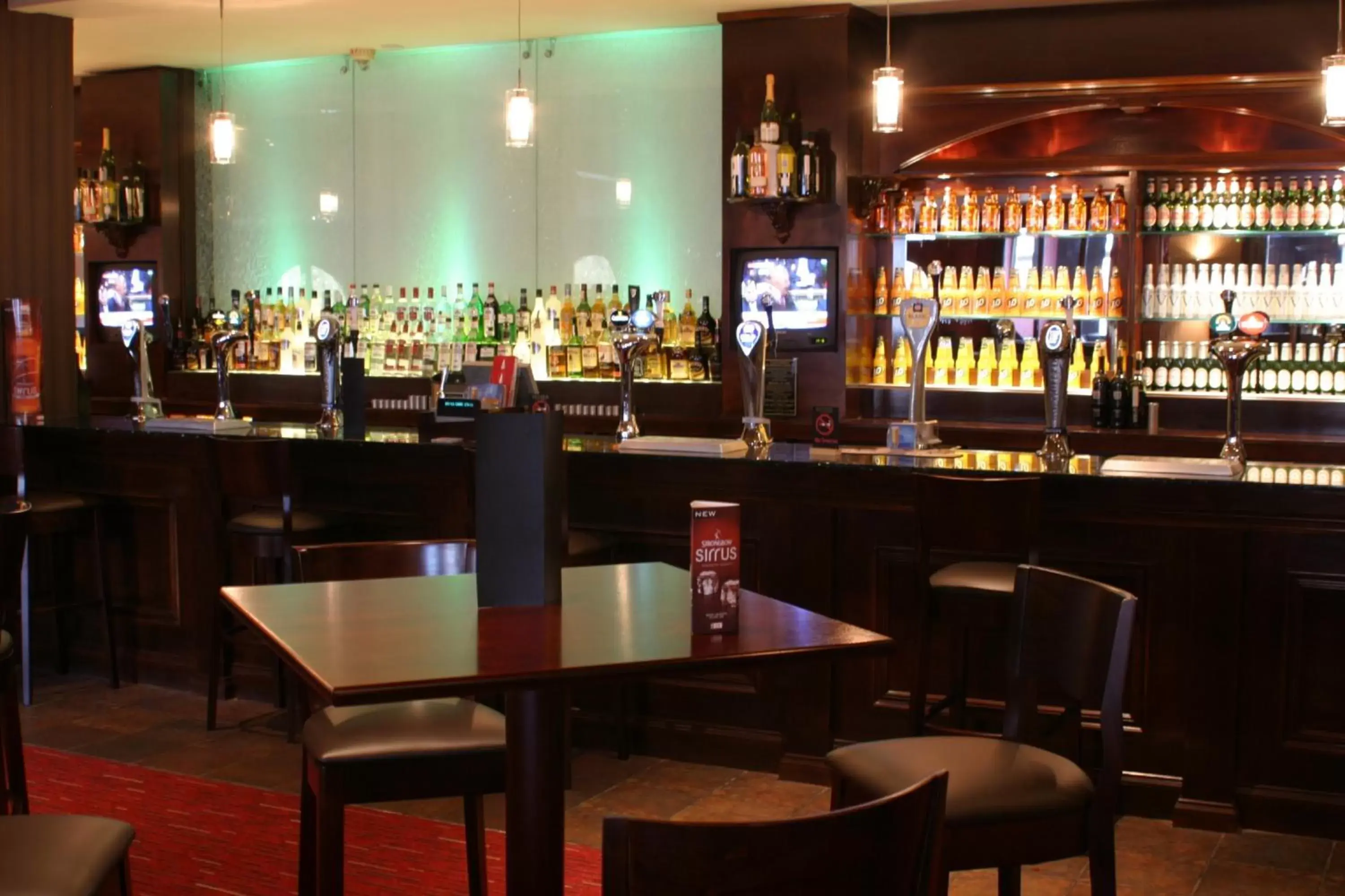 Lounge or bar, Restaurant/Places to Eat in Holiday Inn Barnsley, an IHG Hotel