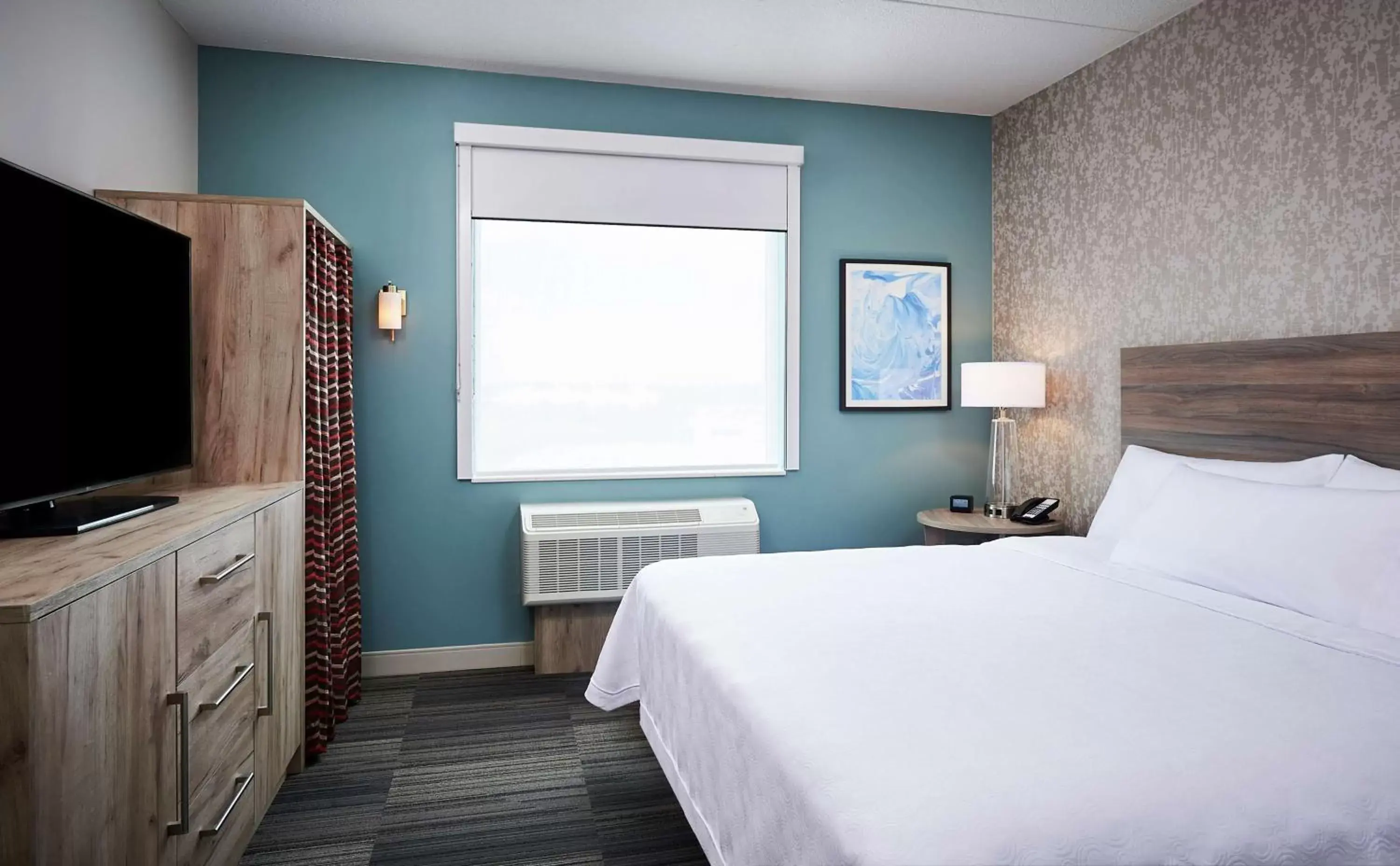 Bed in Home2 Suites By Hilton Brantford