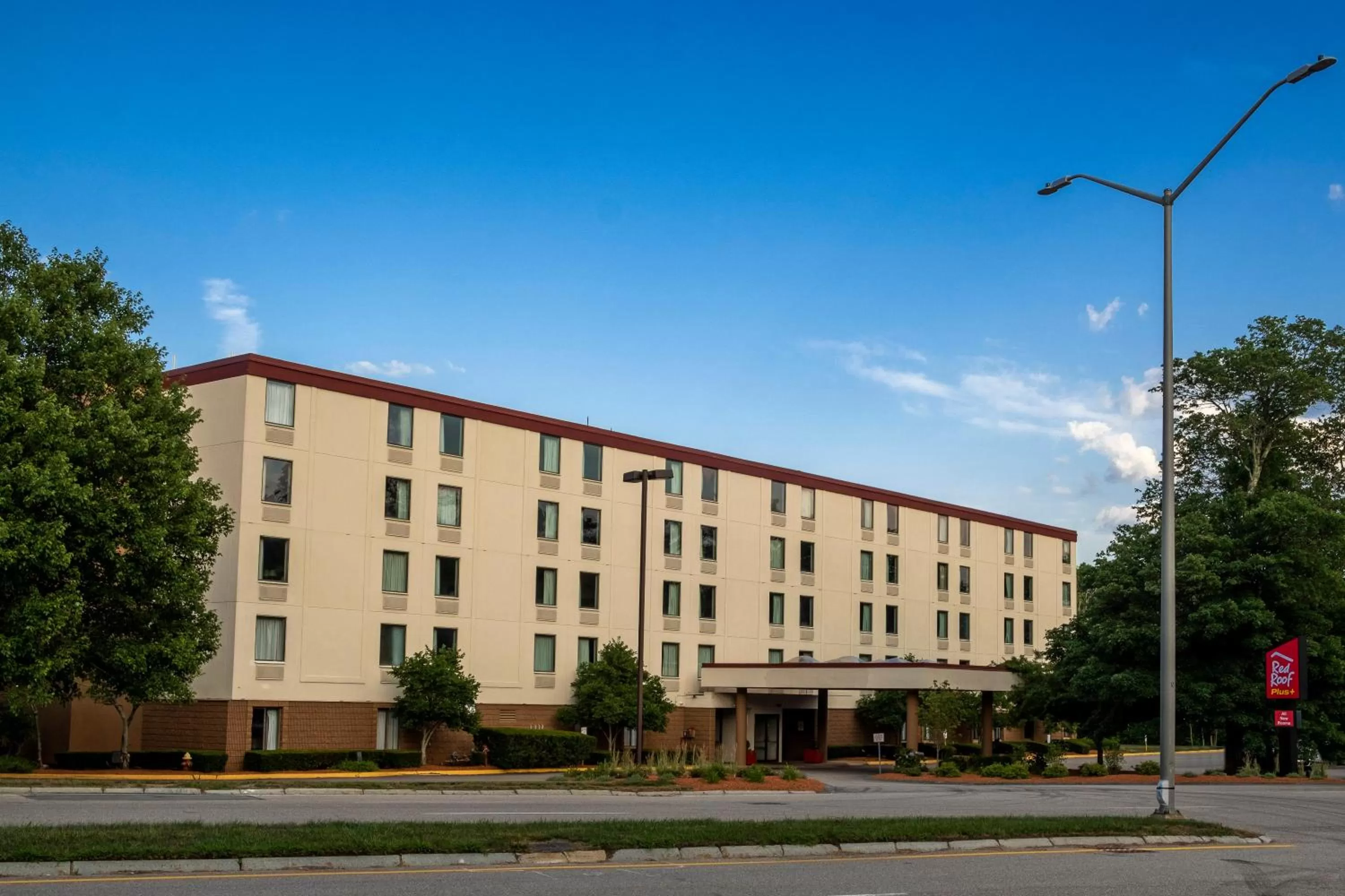 Property building in Red Roof Inn PLUS Boston - Mansfield - Foxboro