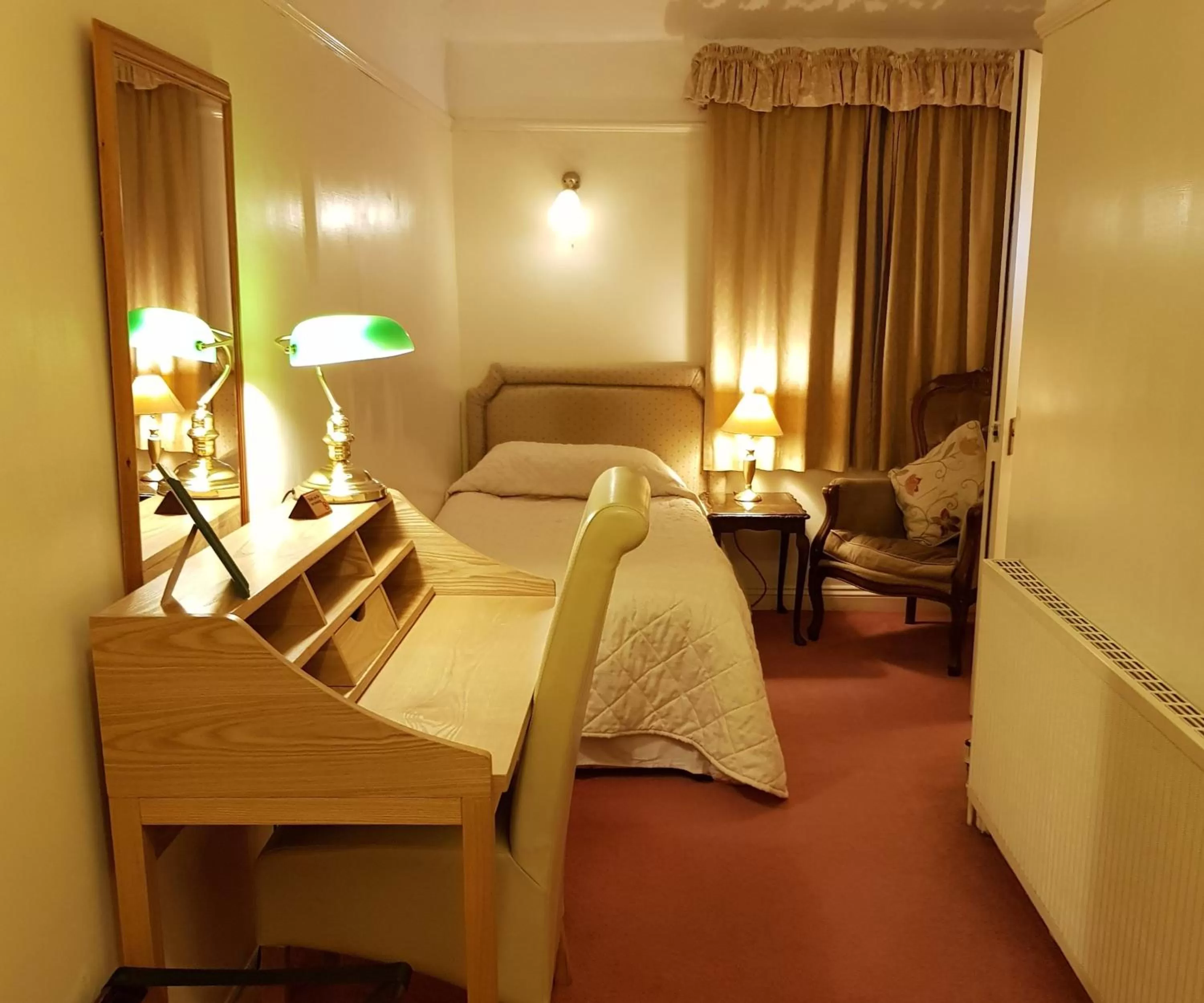 Superior Single Room in Schoolhouse Restaurant and Hotel