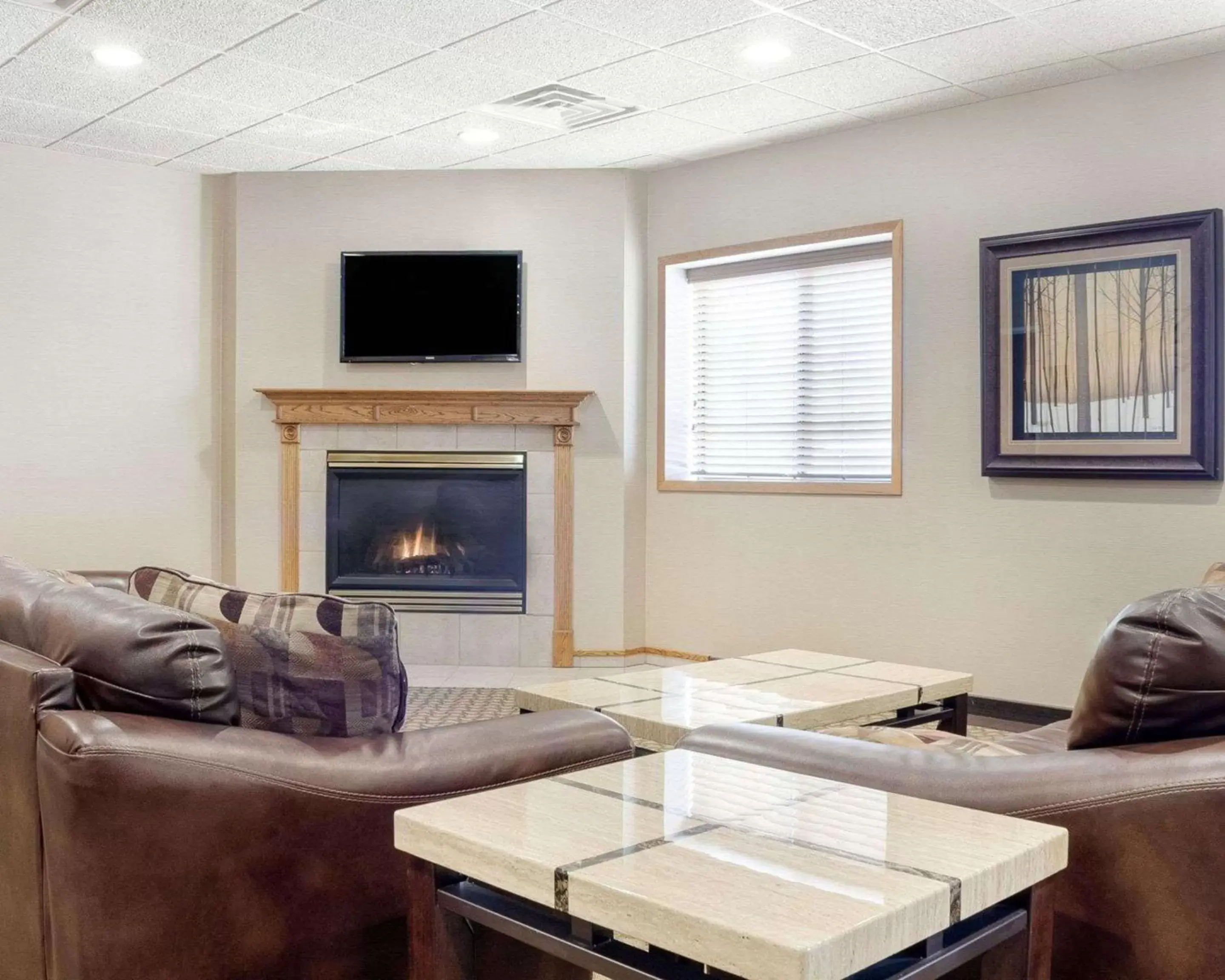 Lobby or reception, TV/Entertainment Center in Quality Inn Bismarck