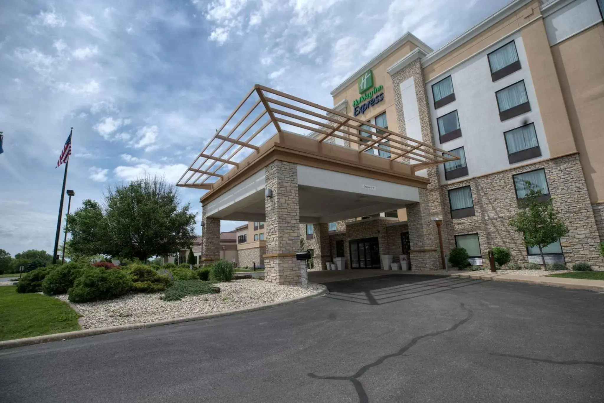 Property Building in Holiday Inn Express Janesville-I-90 & US Highway 14, an IHG Hotel