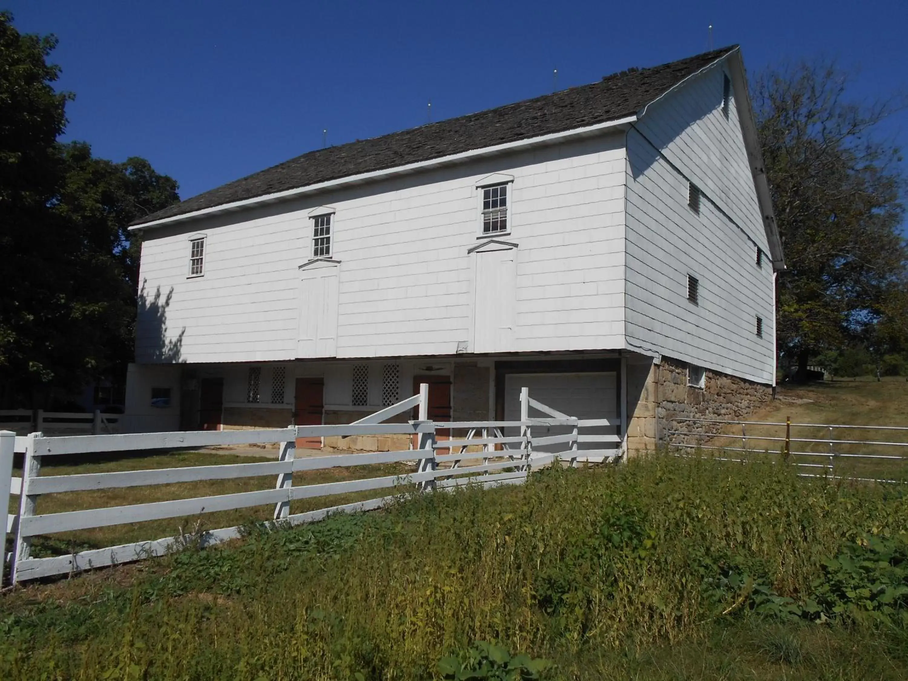 Property Building in West Ridge Bed & Breakfast