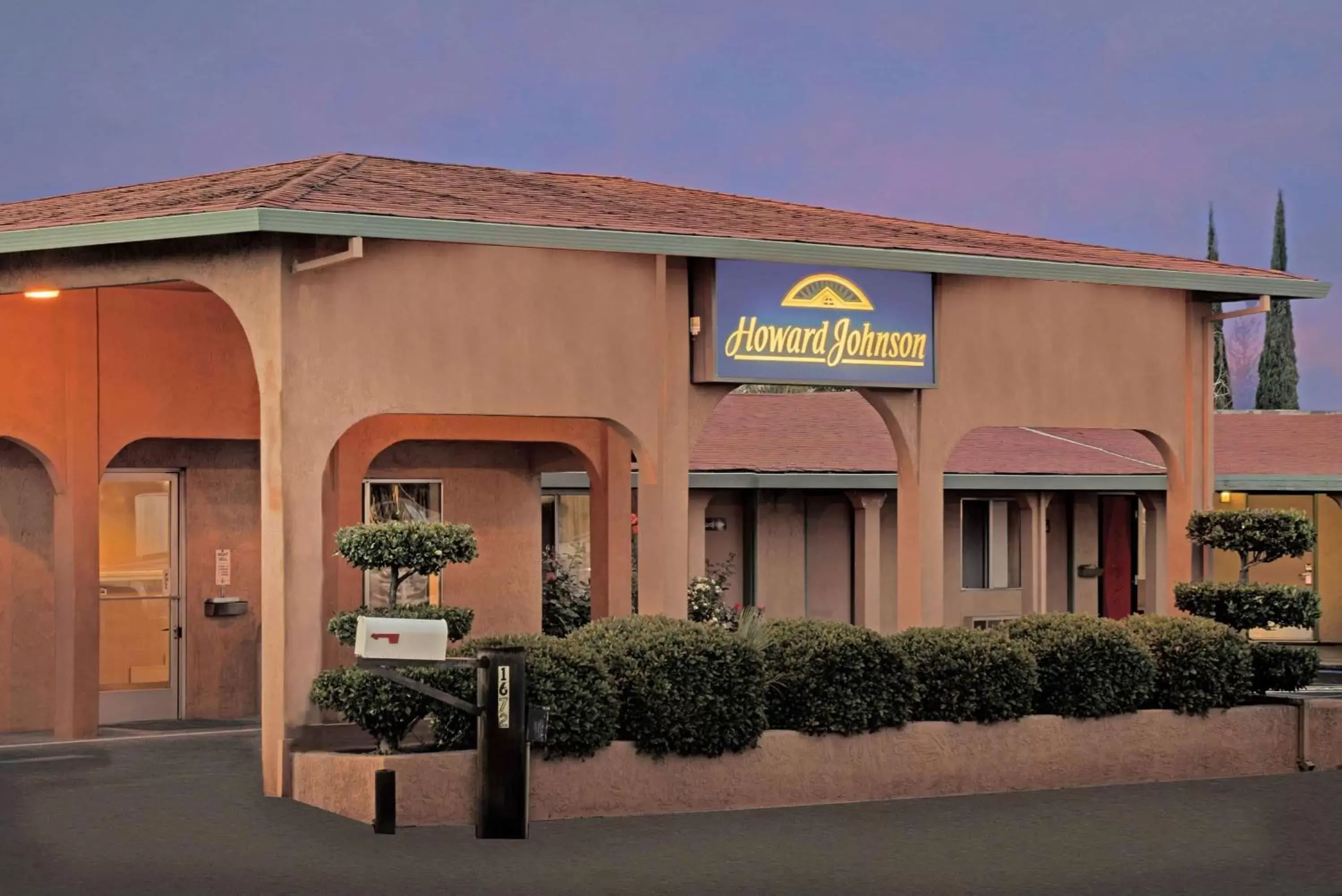 Property building in Howard Johnson by Wyndham Modesto Ceres