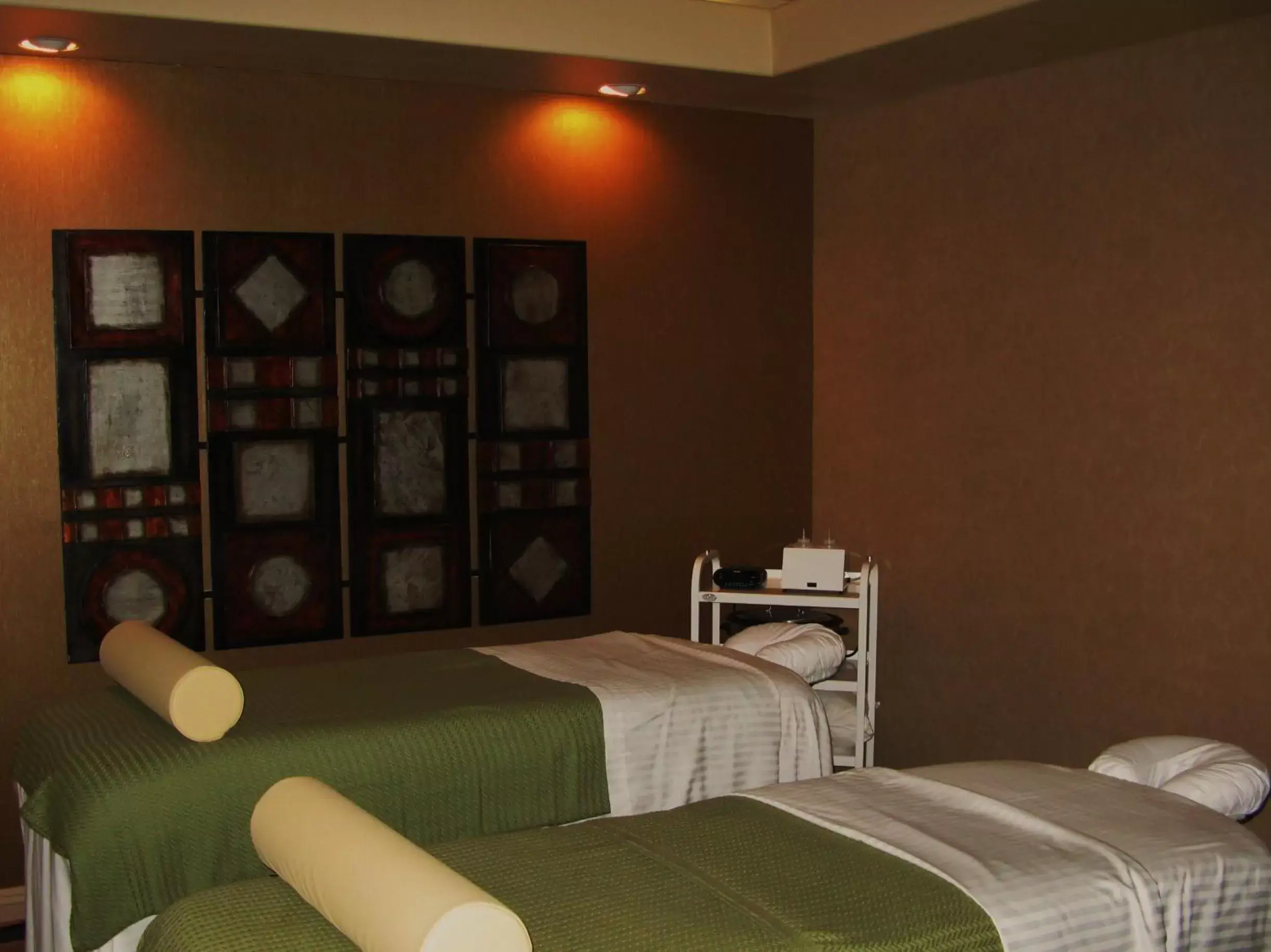 Spa and wellness centre/facilities, Bed in Borrego Springs Resort and Spa Spa and wellness centre/facilities, Bed in Borrego Springs Resort and Spa