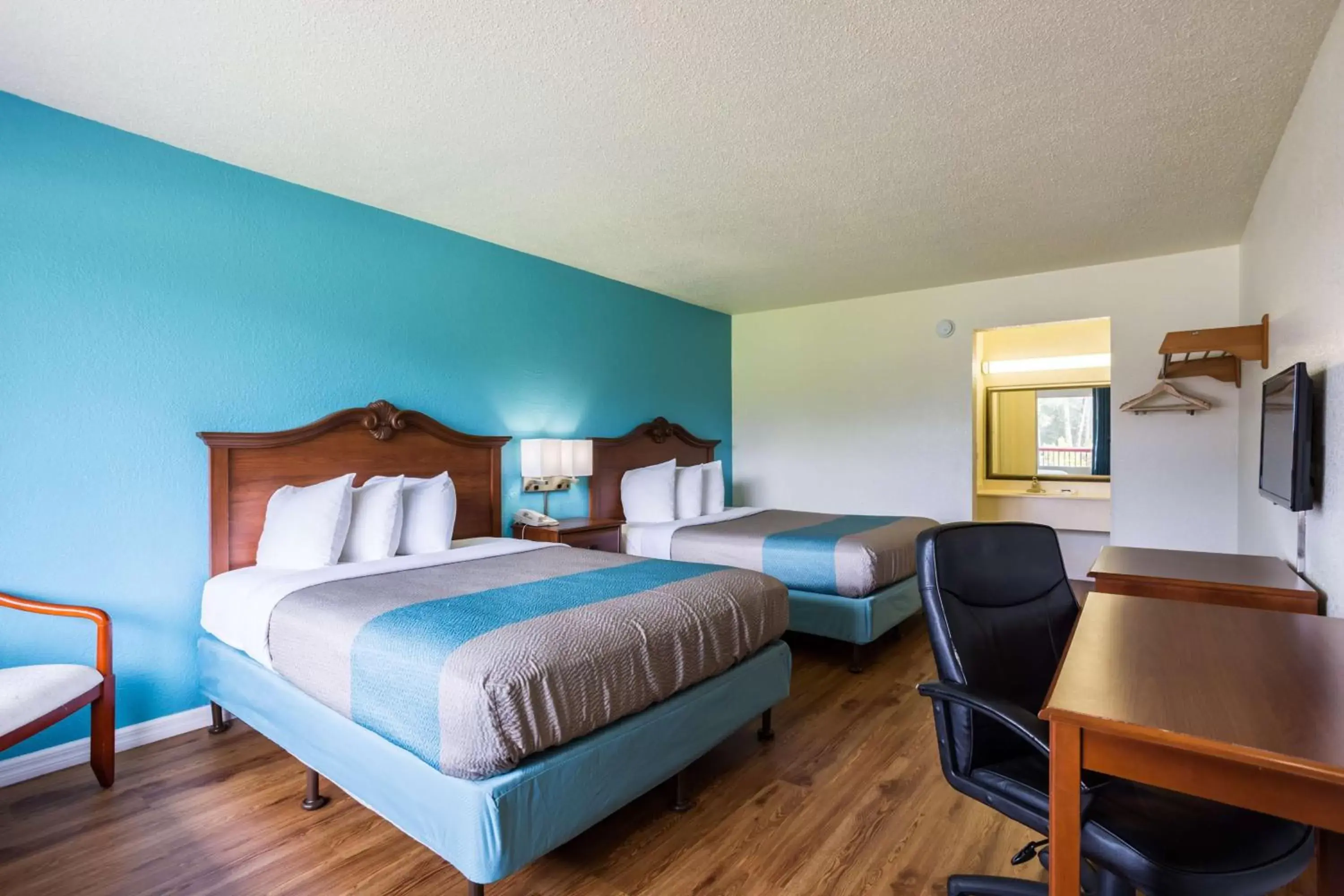 Bedroom in Motel 6-Spring Hill, FL - Weeki Wachee