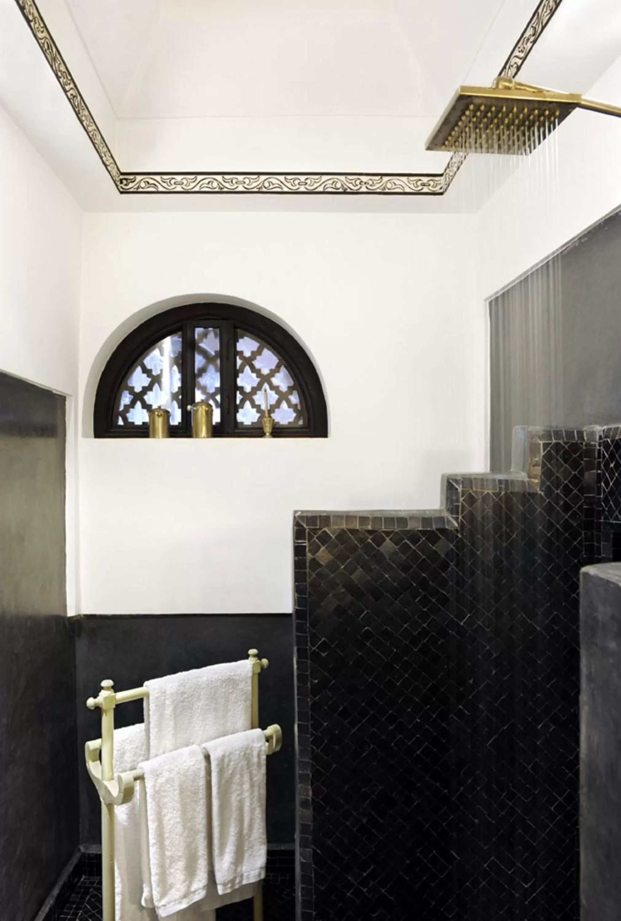 Shower in La Villa Nomade