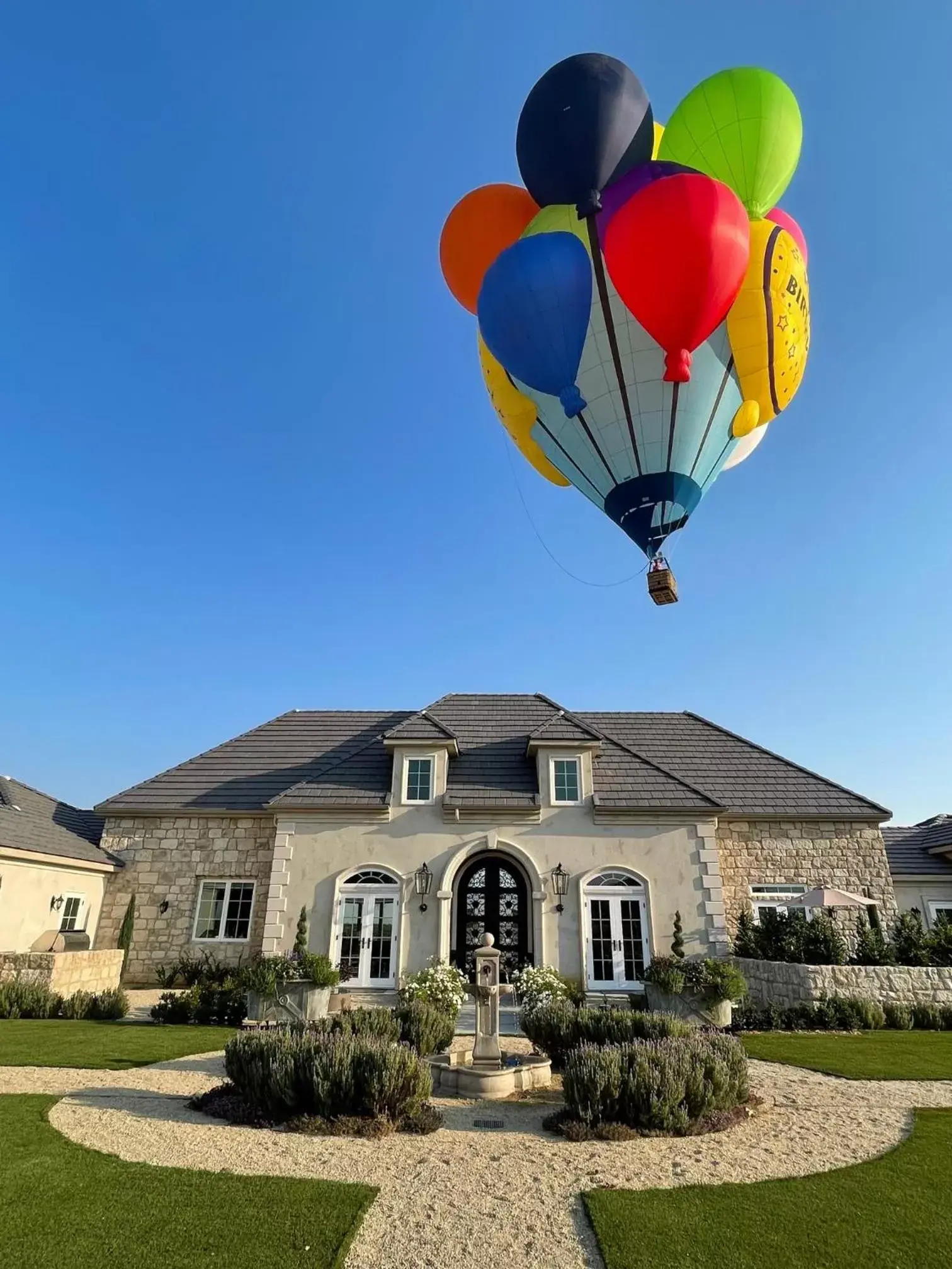 Property Building in Domaine Chardonnay