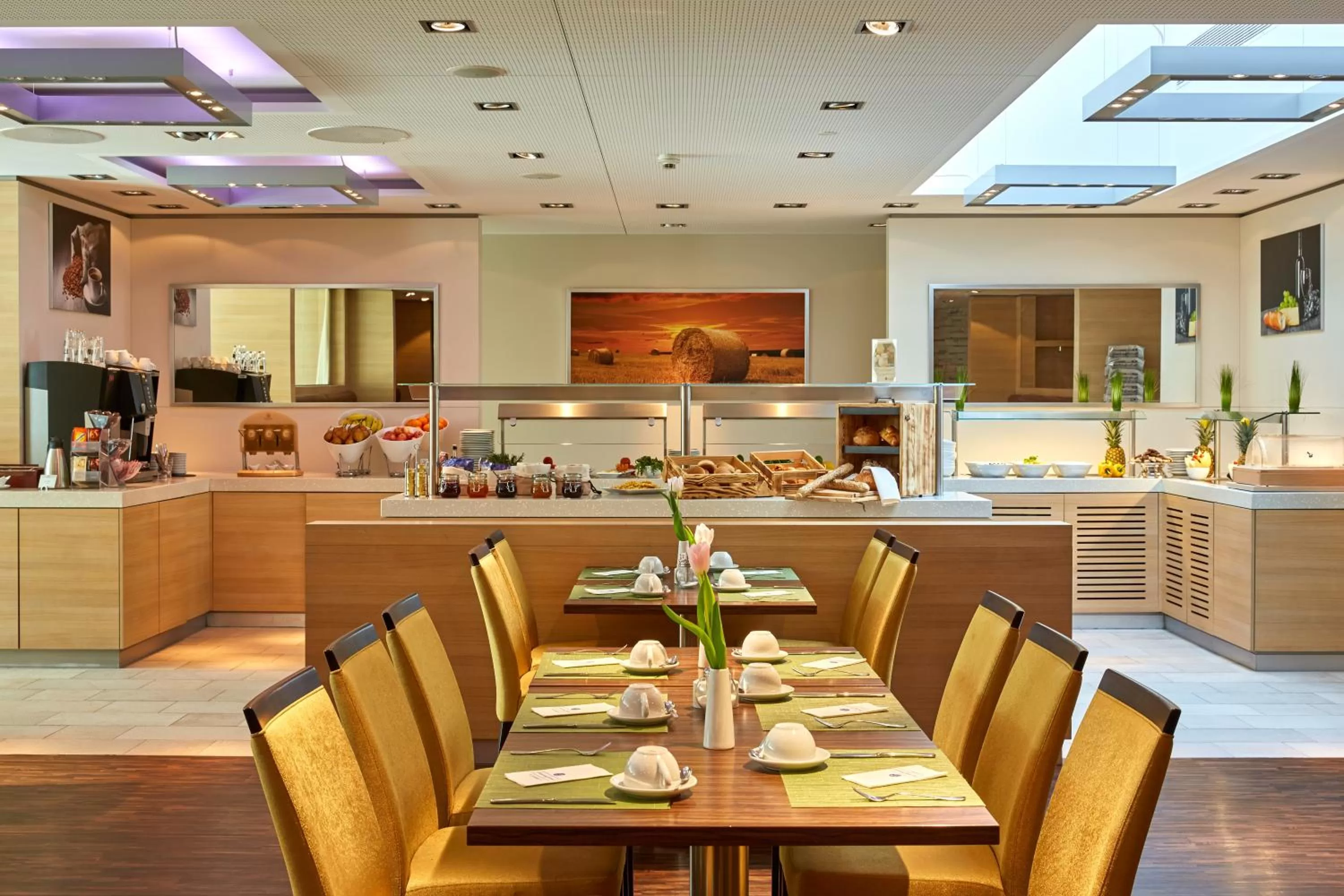 Breakfast in H+ Hotel Zürich