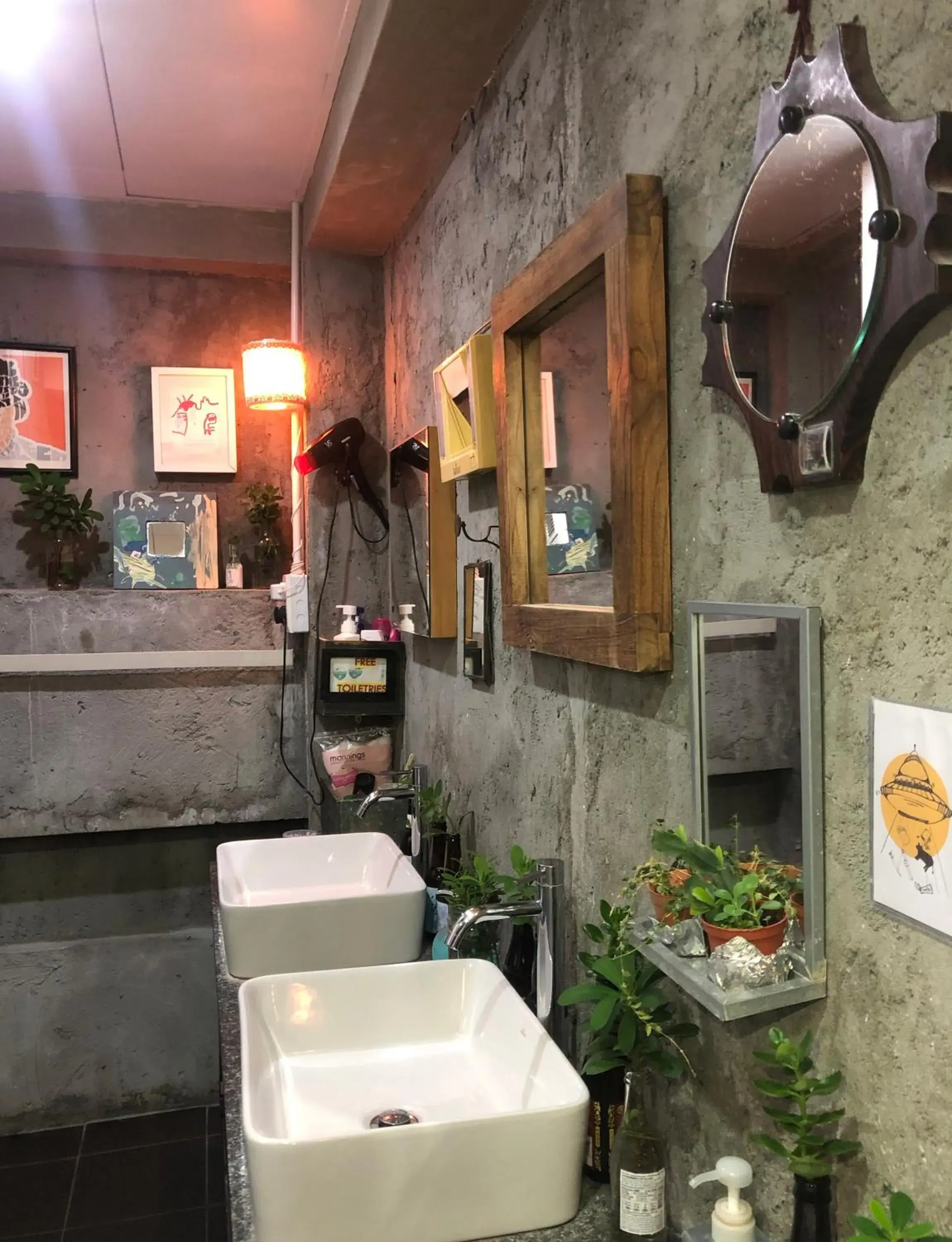 Bathroom in Hop Inn on Mody
