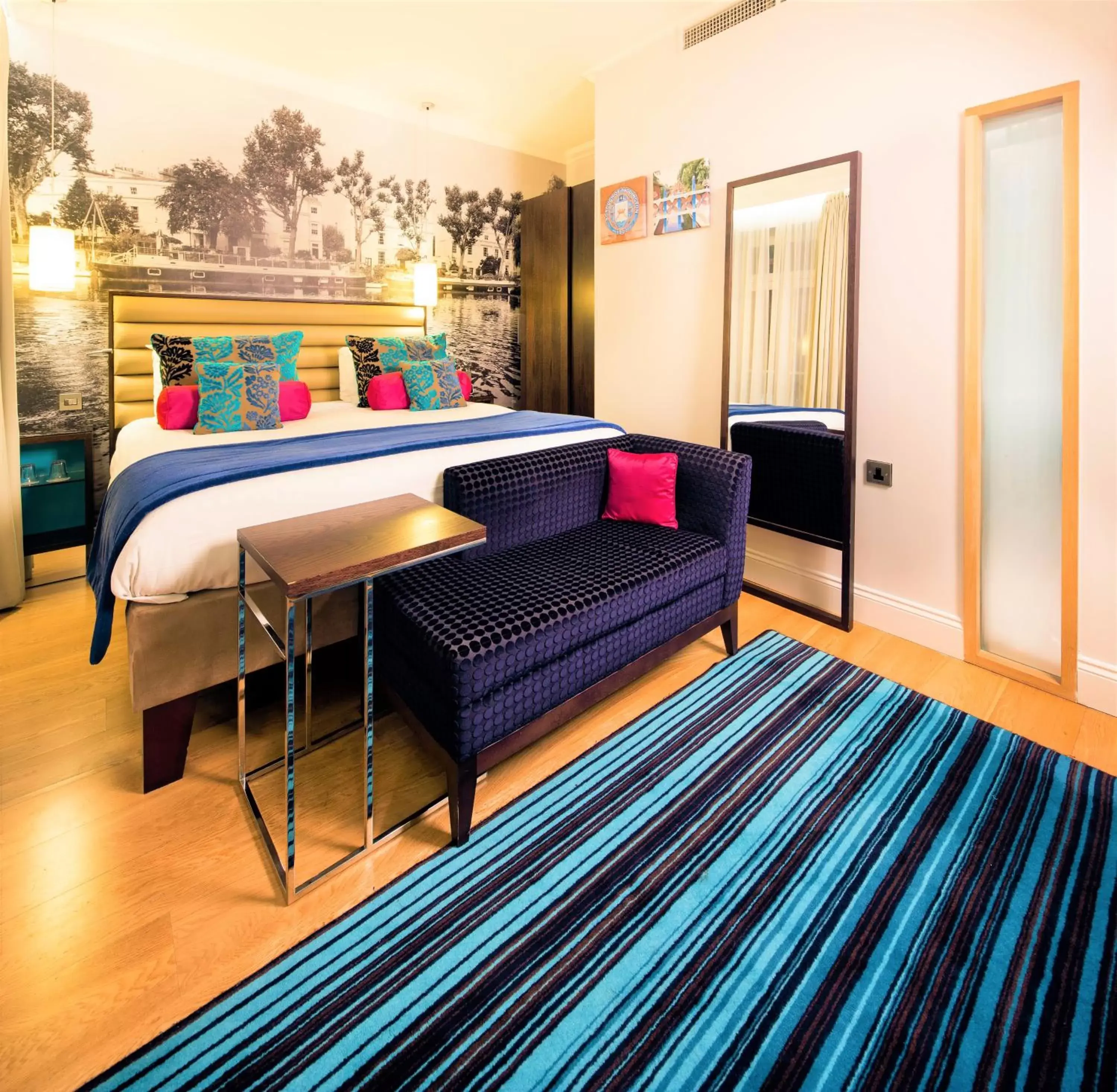Bedroom, Bed in Hotel Indigo London Hyde Park Paddington, an IHG Hotel