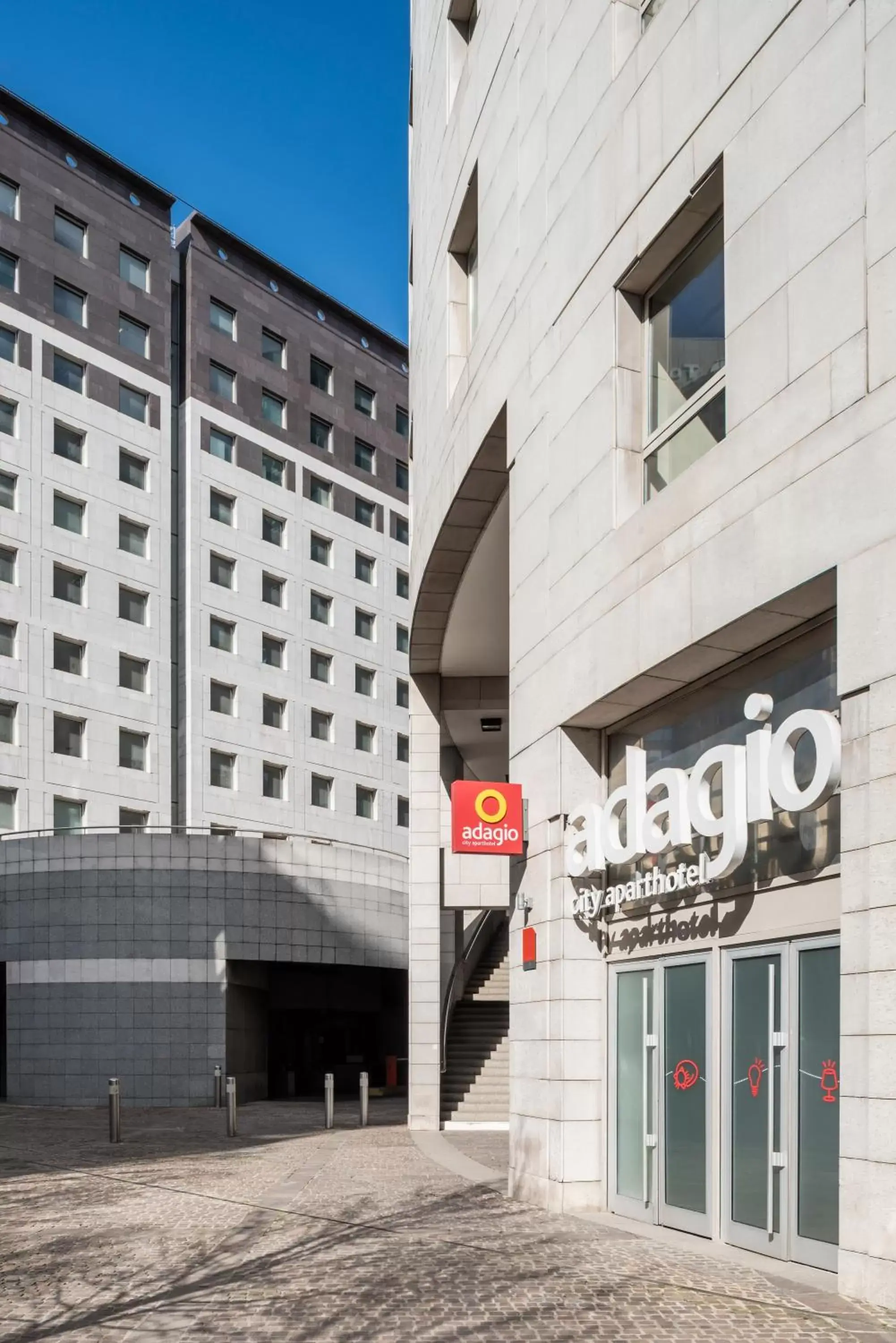 Facade/entrance, Property Building in Aparthotel Adagio La Défense Esplanade