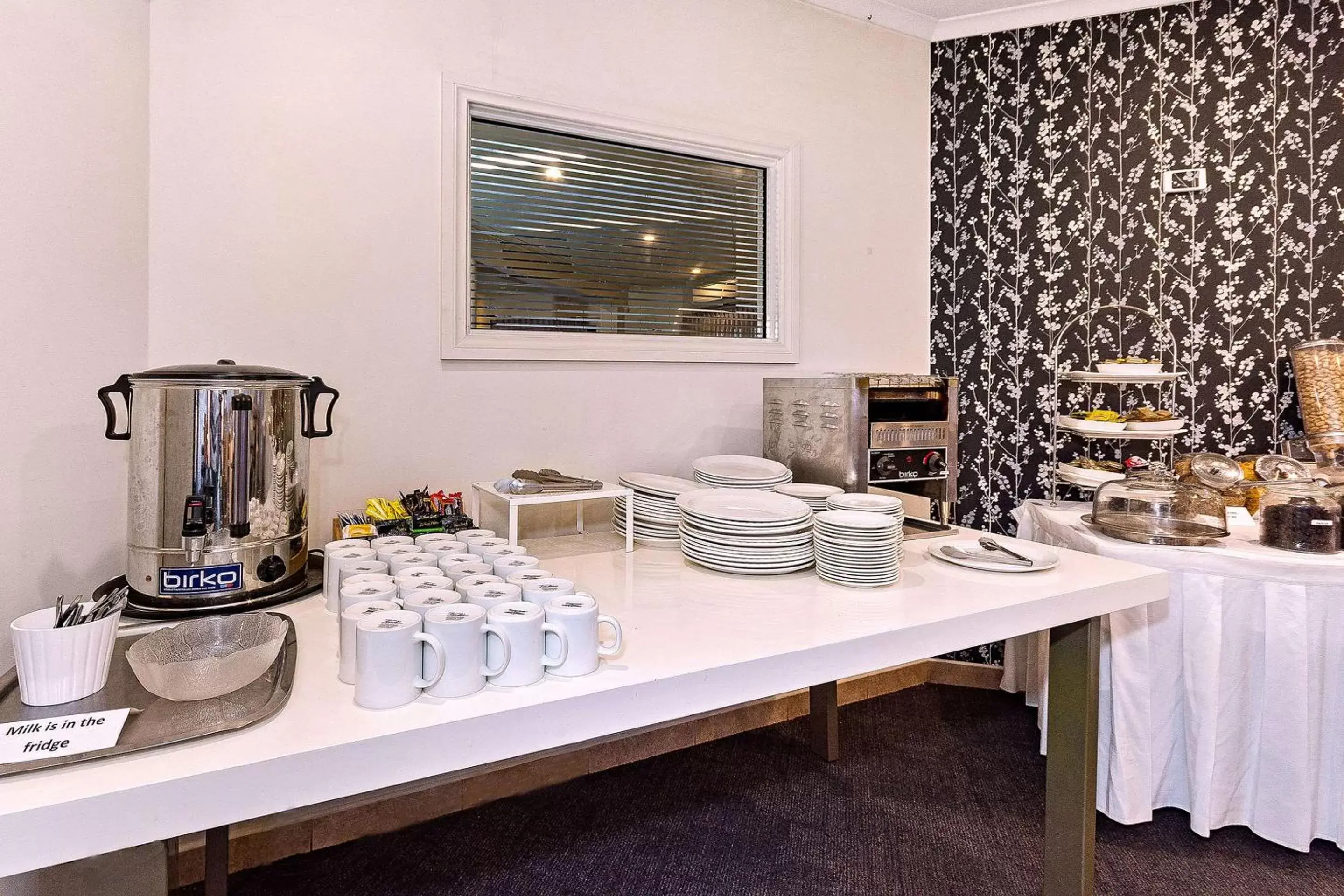 Restaurant/places to eat, Kitchen/Kitchenette in Quality Resort Sorrento Beach
