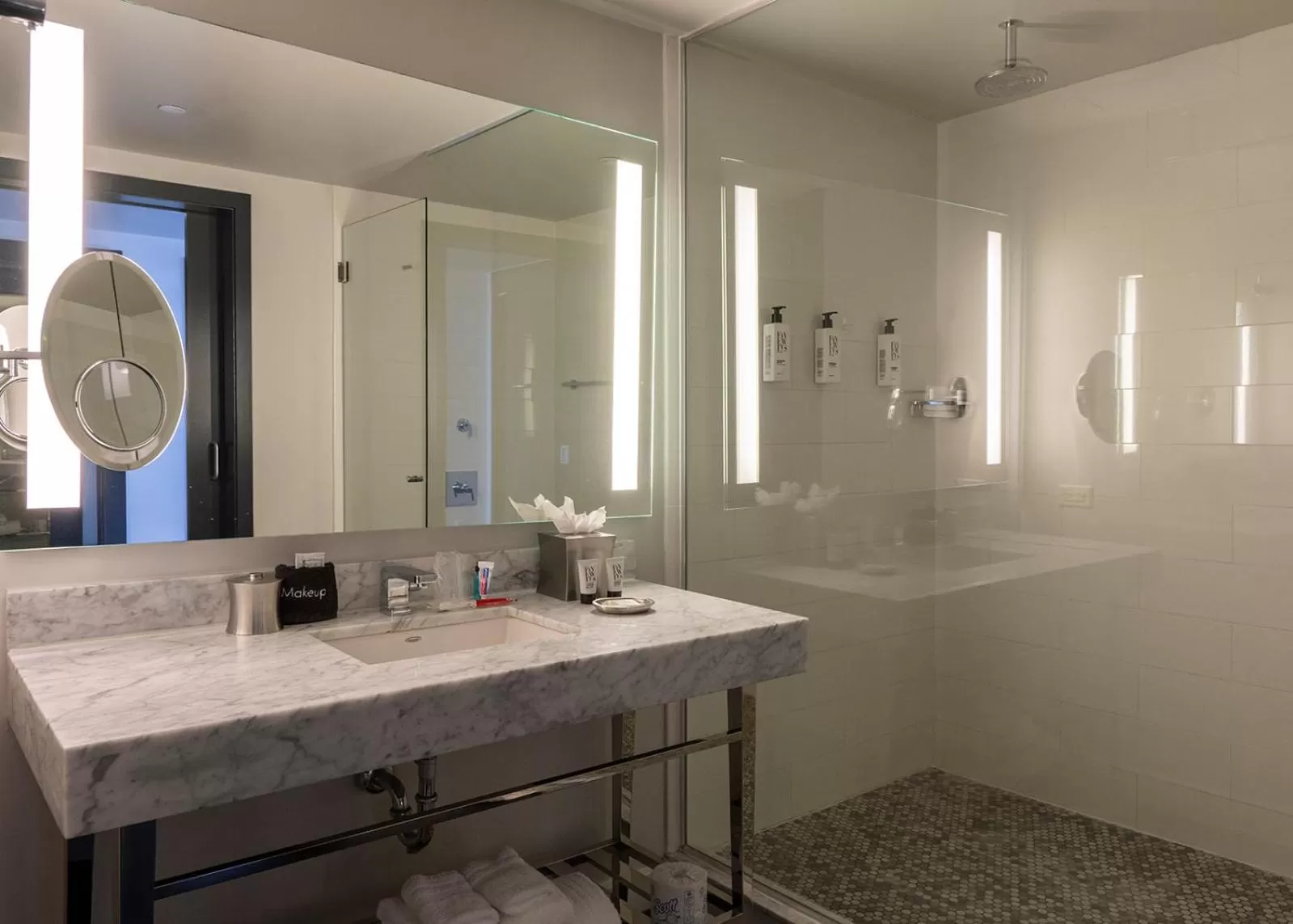 Shower in The Fontaine