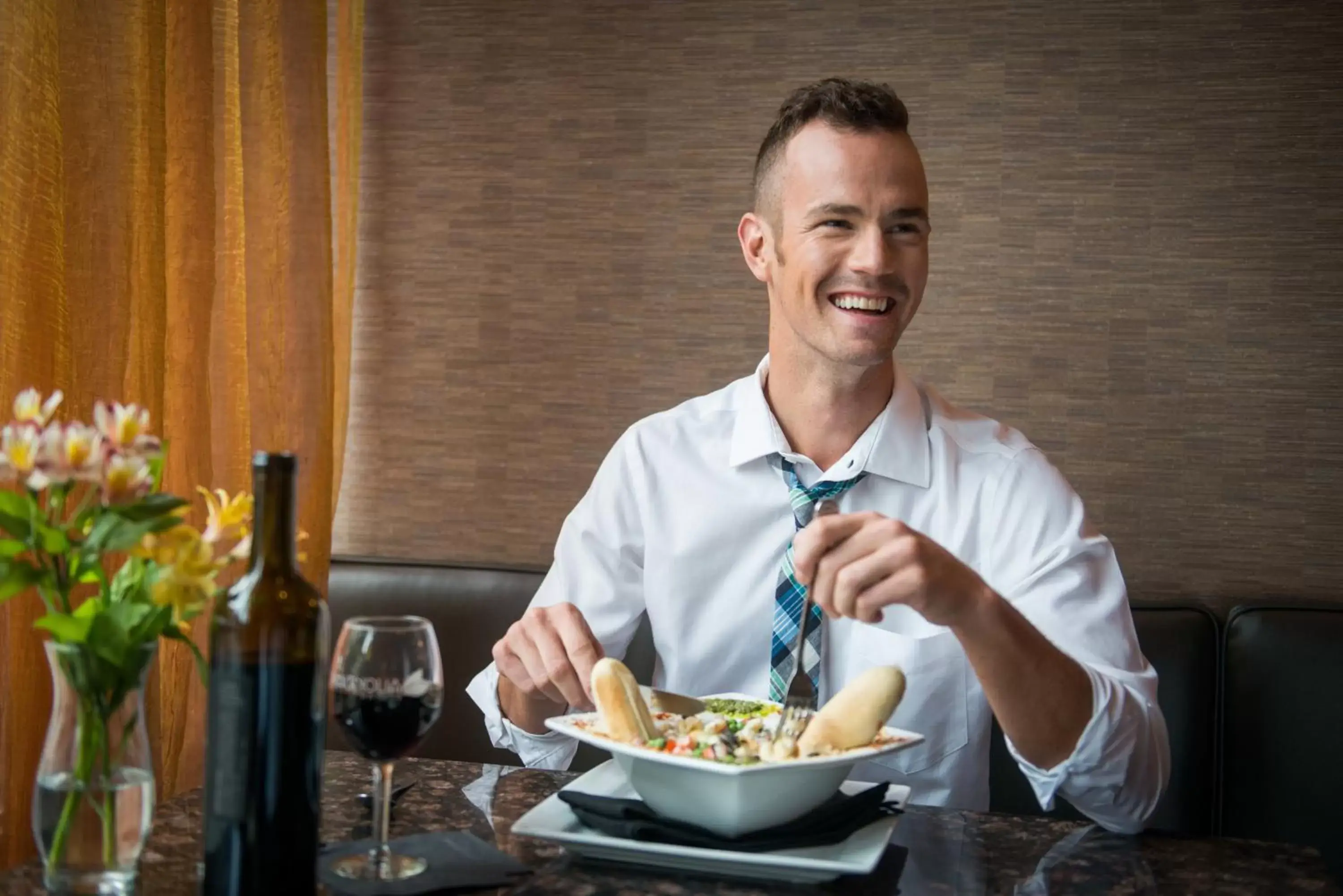 Restaurant/places to eat in Magnolia Hotel Omaha Restaurant/places to eat in Magnolia Hotel Omaha