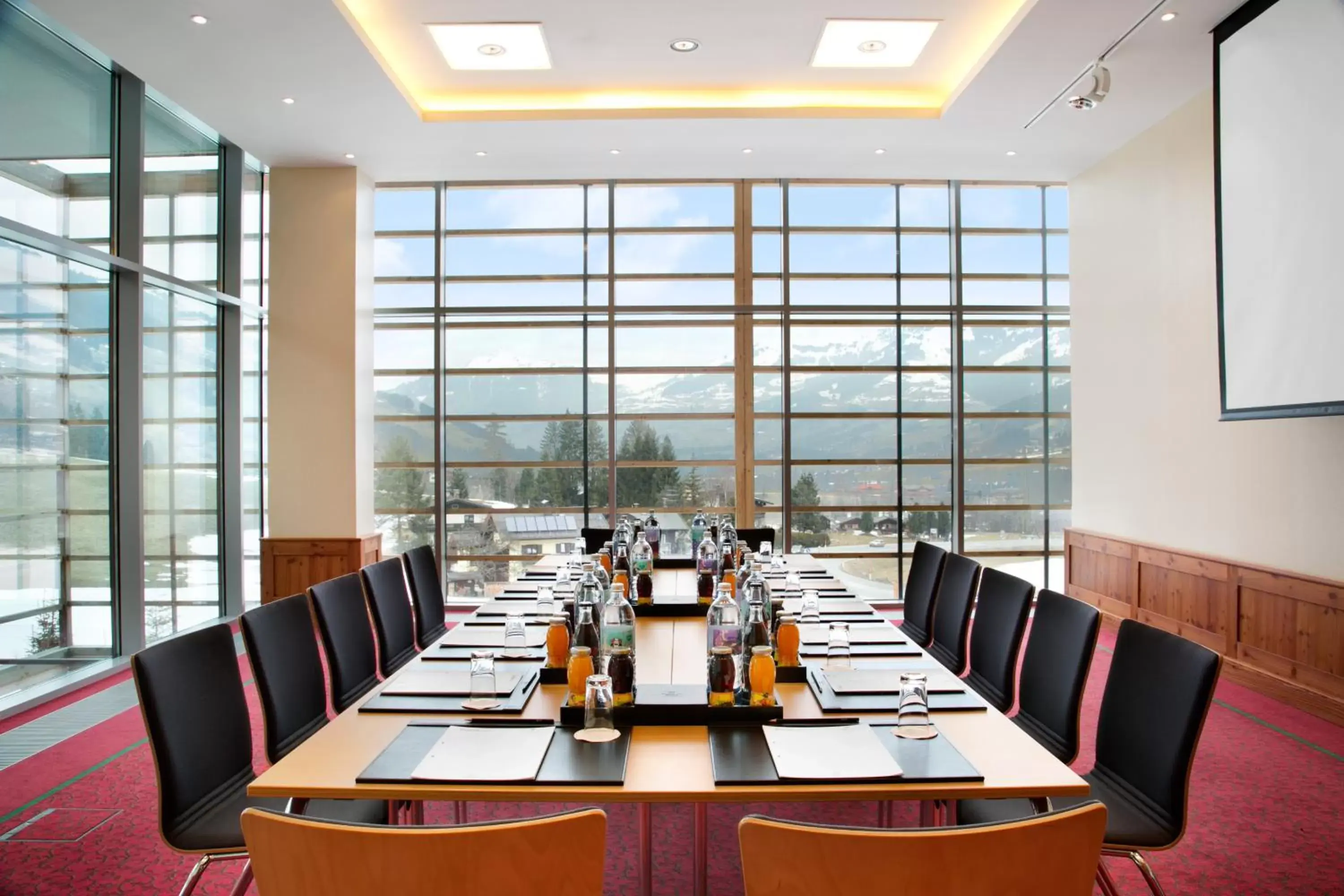 Business facilities in Kempinski Hotel Das Tirol