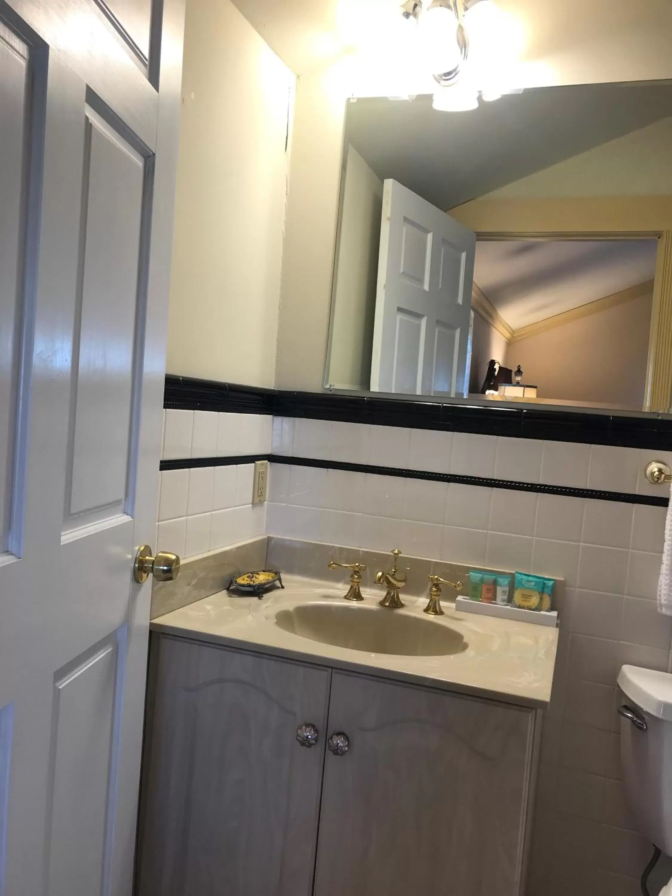 Shower, Bathroom in Elaine's Cape May Boutique Hotel