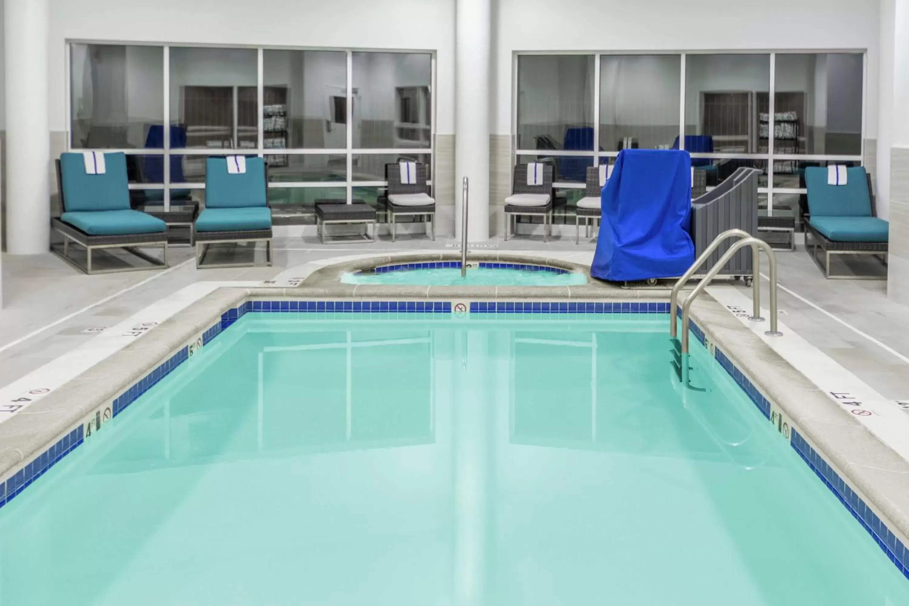 Pool view in Hilton Garden Inn Independence Pool view in Hilton Garden Inn Independence