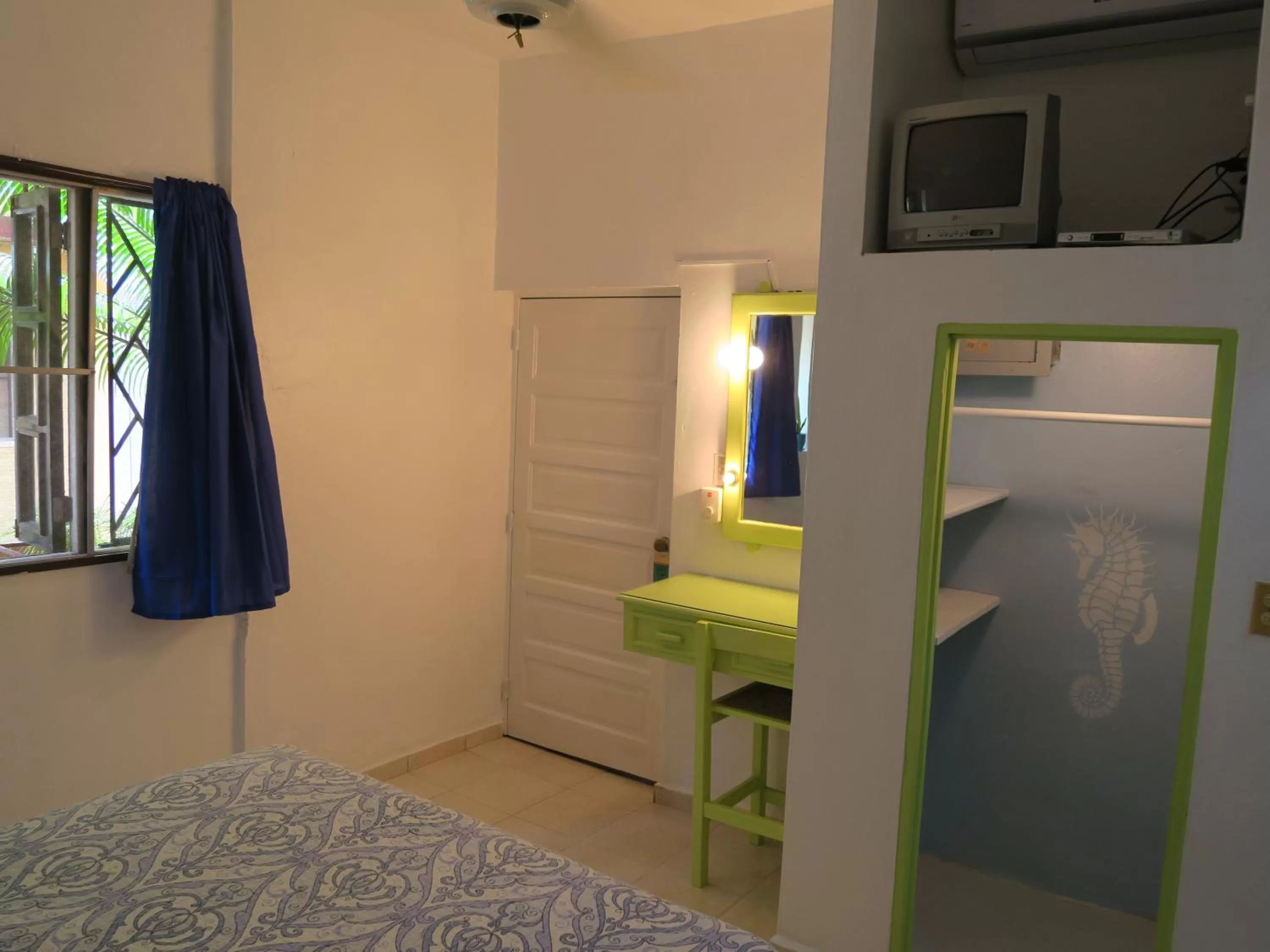 Decorative detail, Bed in Hotel Club Rolling Stone