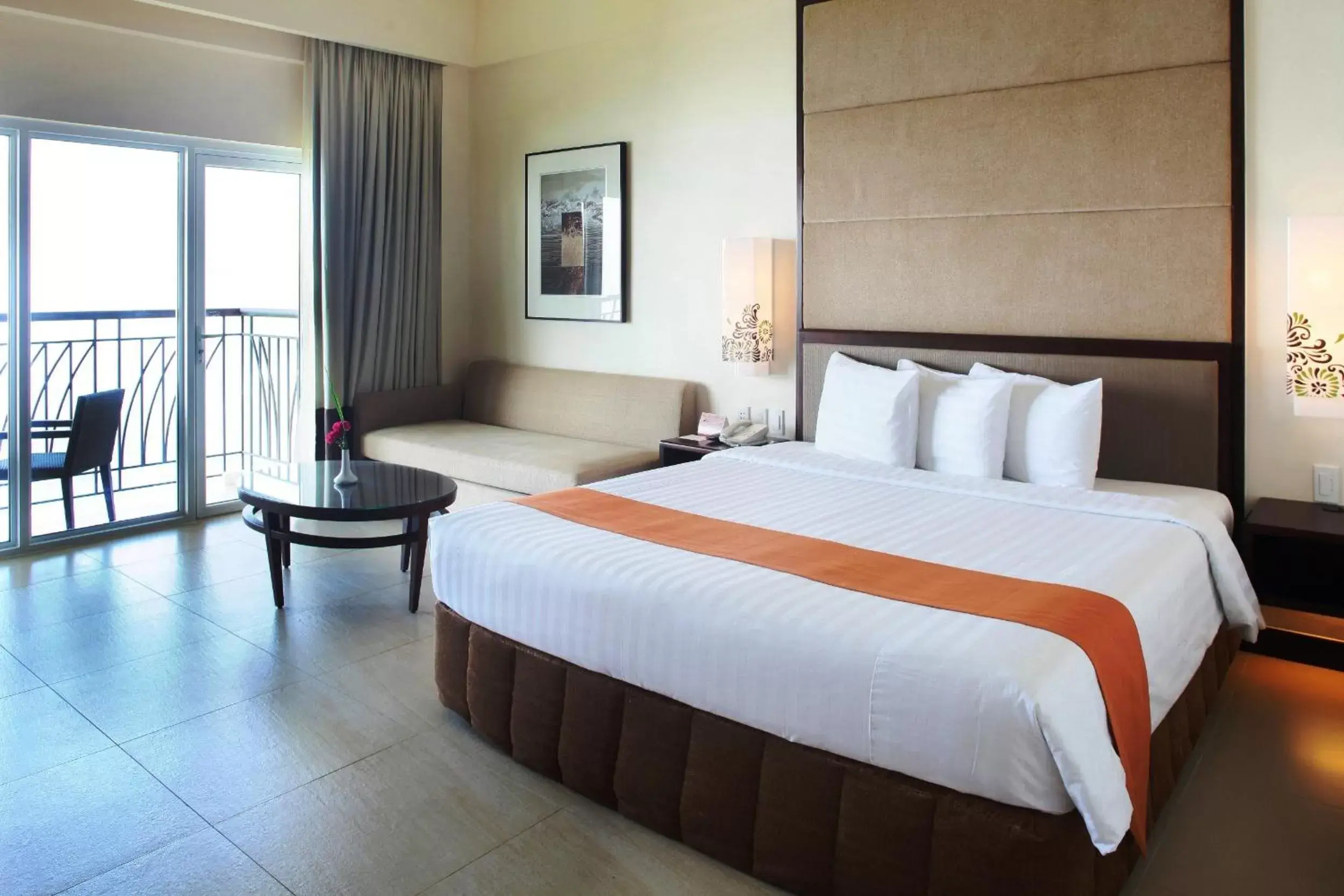 Photo of the whole room, Bed in Taal Vista Hotel