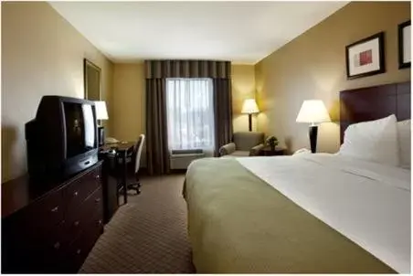 Day, TV/Entertainment Center in Holiday Inn Express Hotel & Suites Lafayette, an IHG Hotel